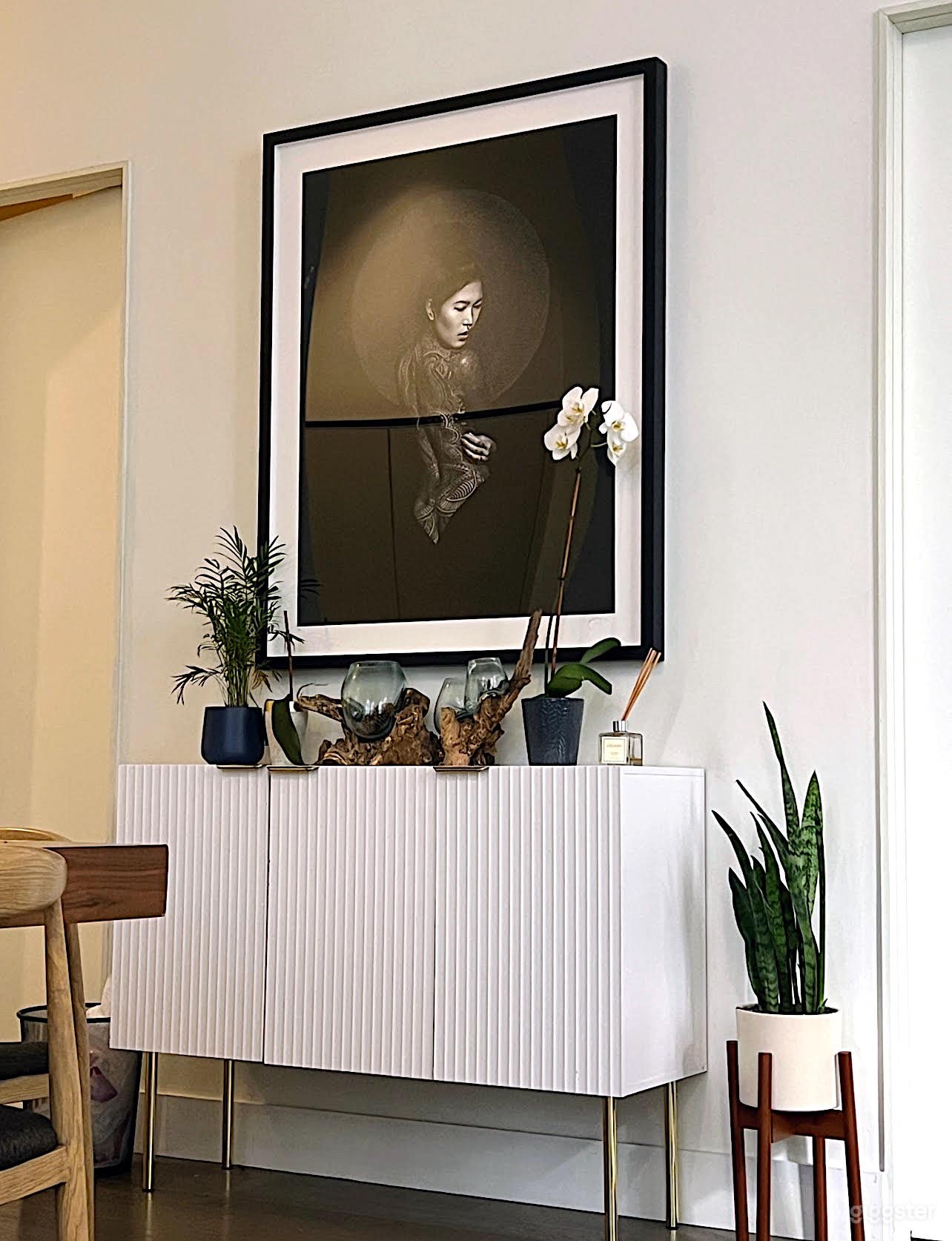 Spacious 14ft ceiling space in a Landmark Building Photo 4