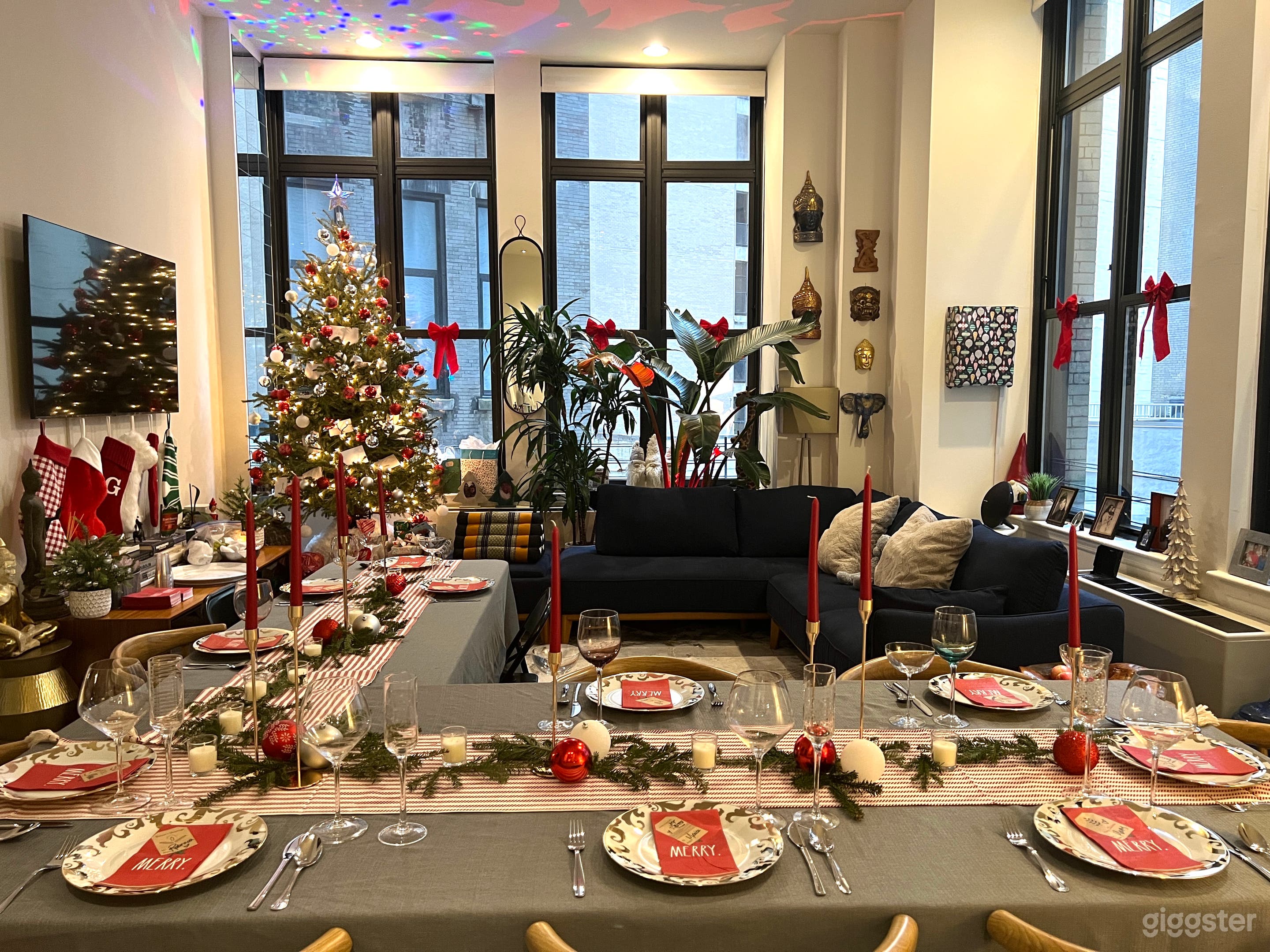 Spacious 14ft ceiling space in a Landmark Building Photo 2