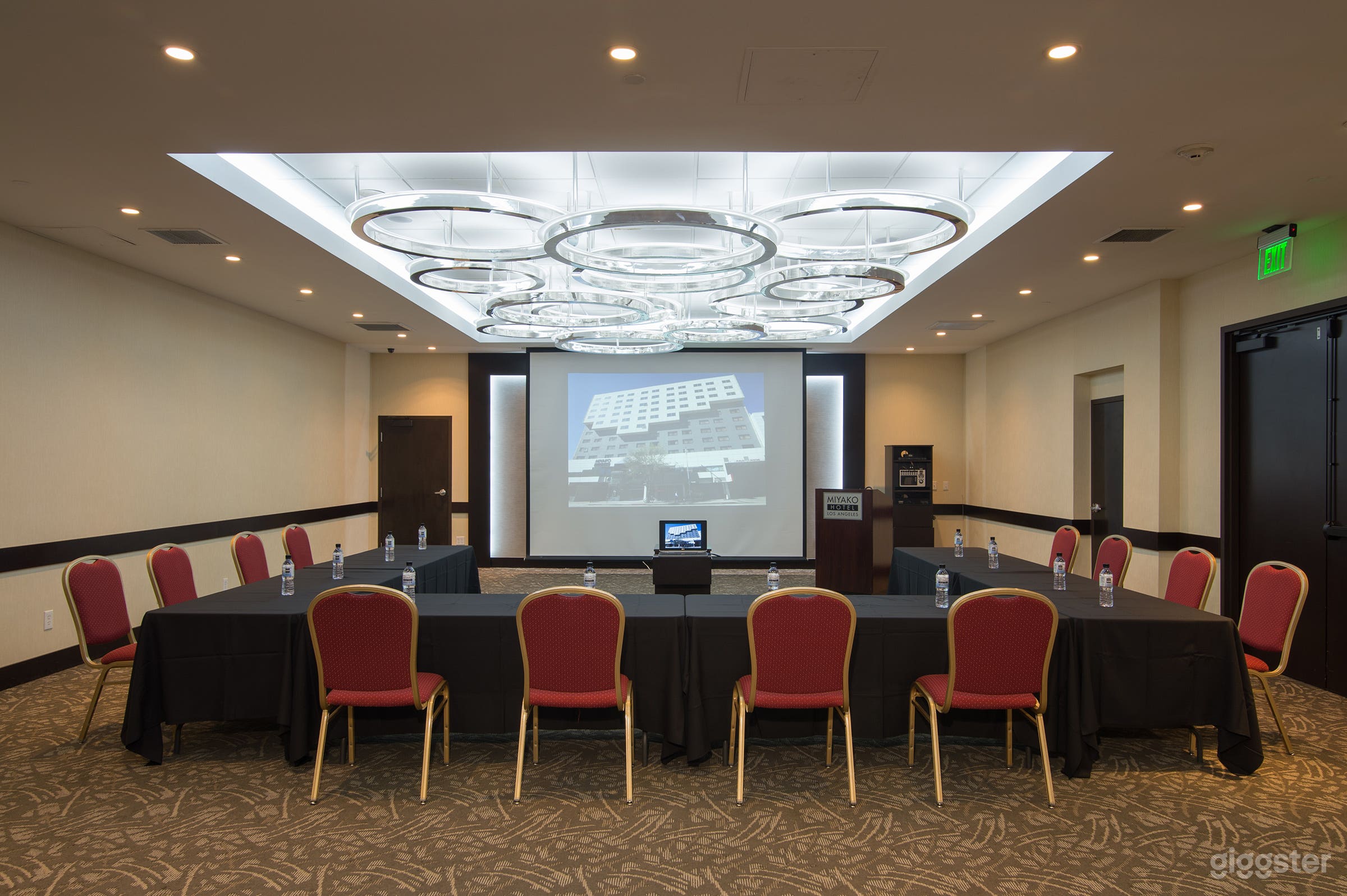 Miyako Hotel Banquet Room Photo 3