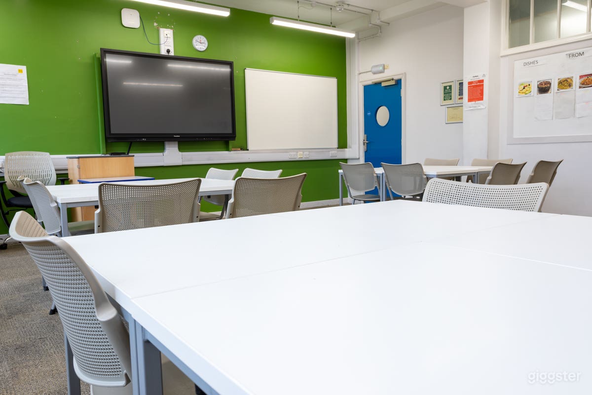 Modern Classroom - Westminster  Photo 4
