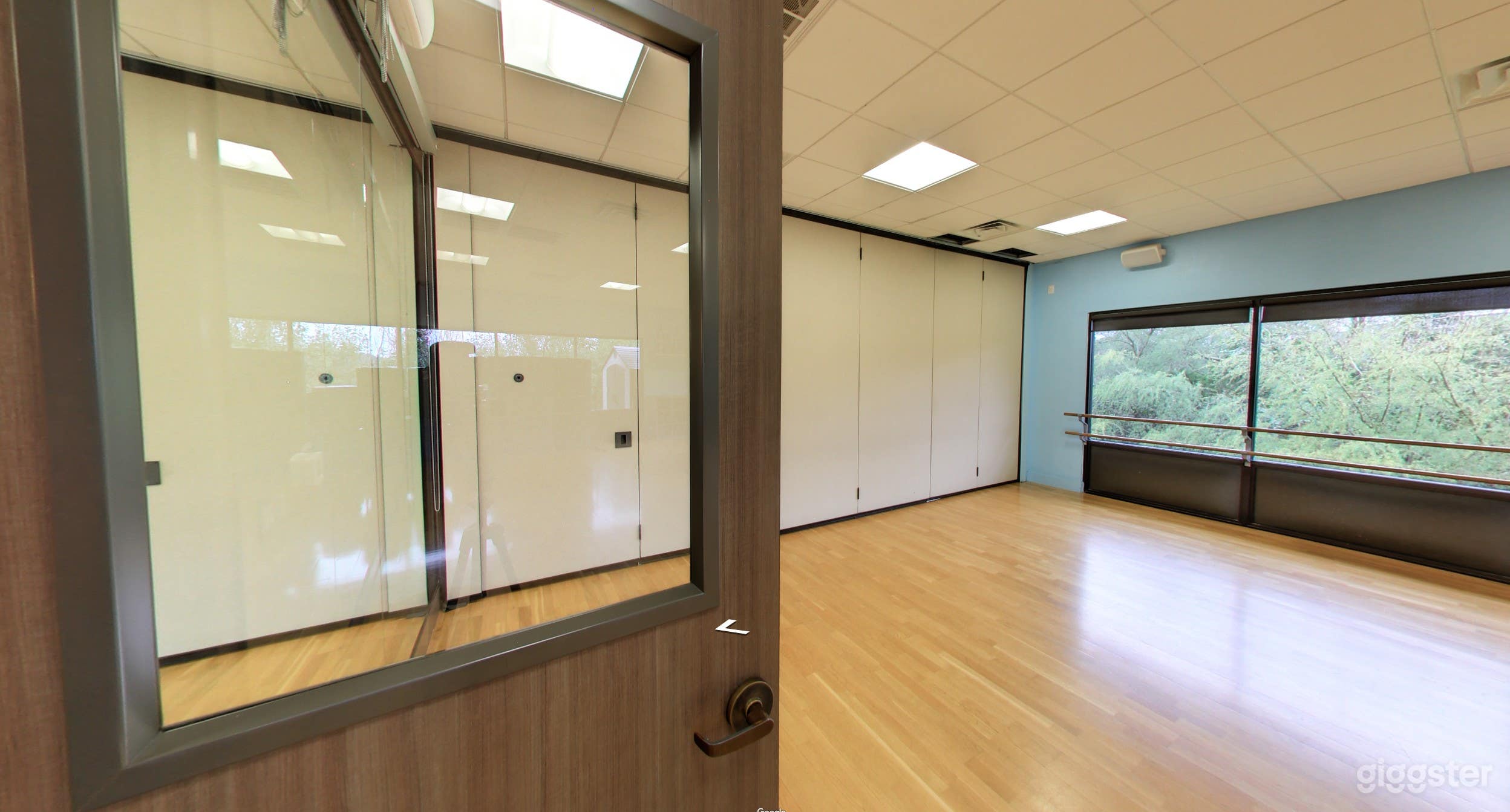 Dance Studio 2 Photo 4