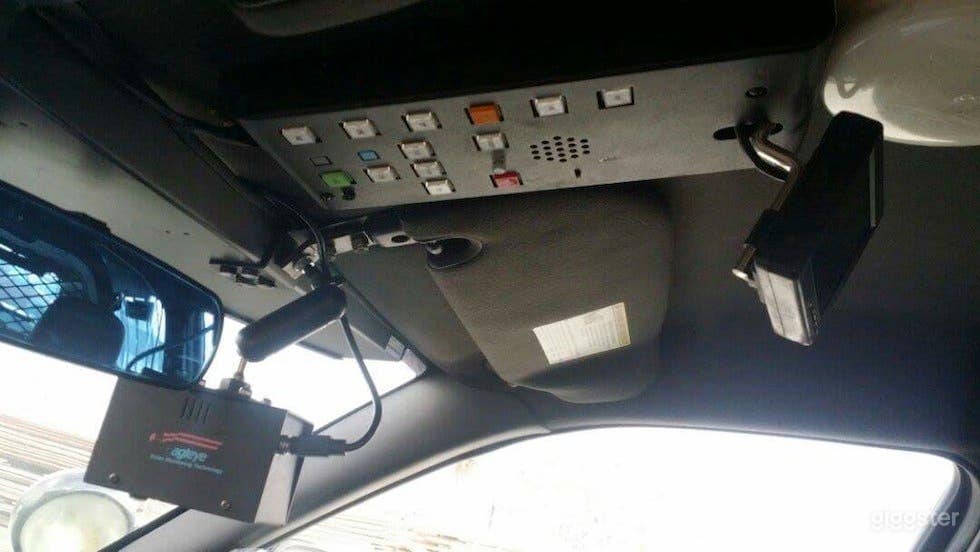 Police Car 76,005 Photo 3