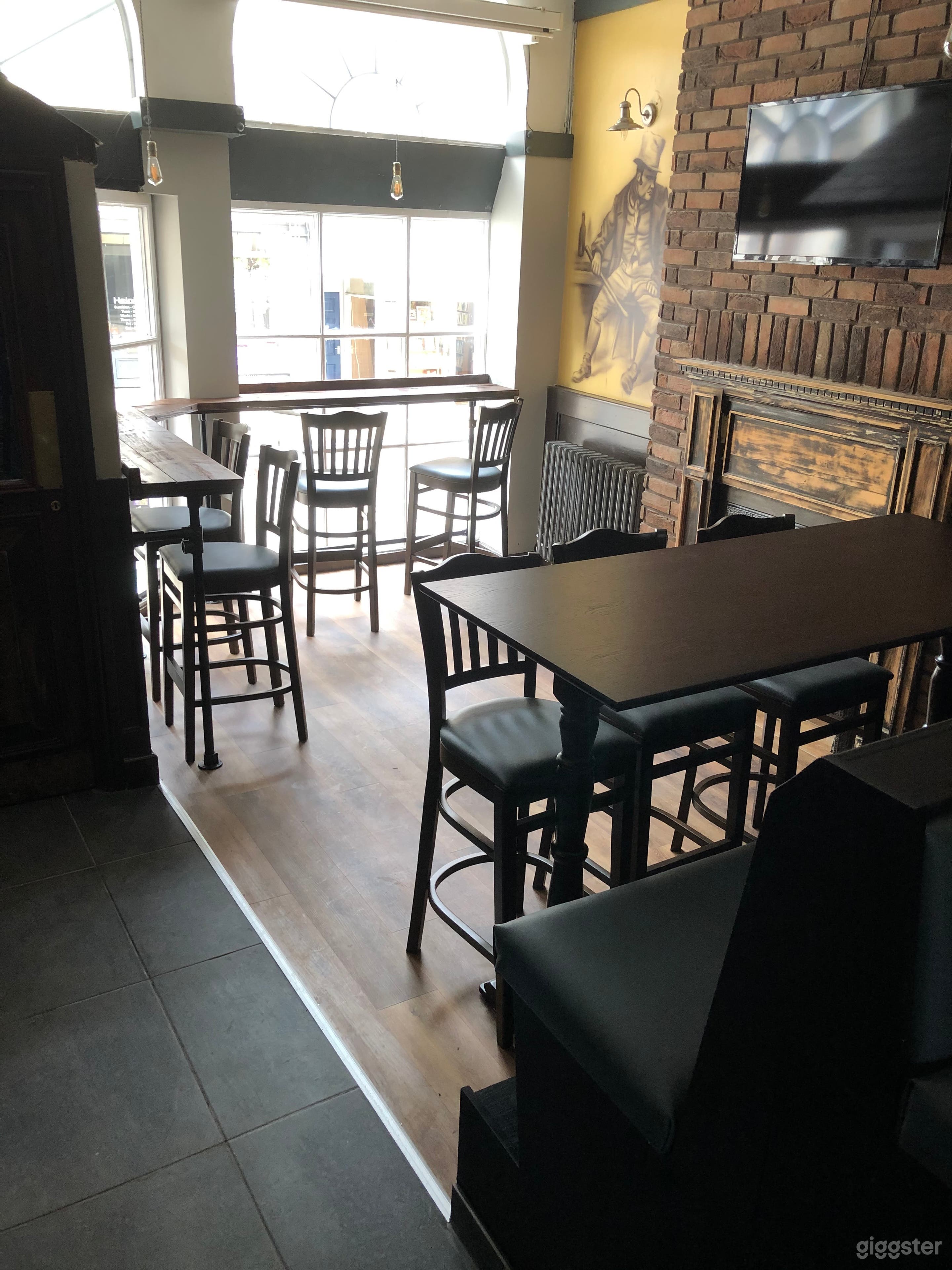 City Bar with Various Styles and Multiple Uses Photo 3