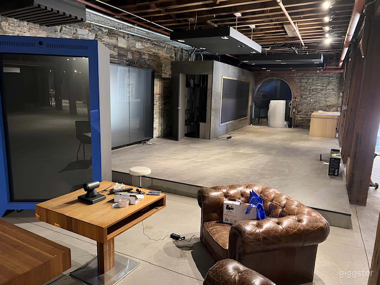 Creative Studio Set Arena (Buyout) Photo 2