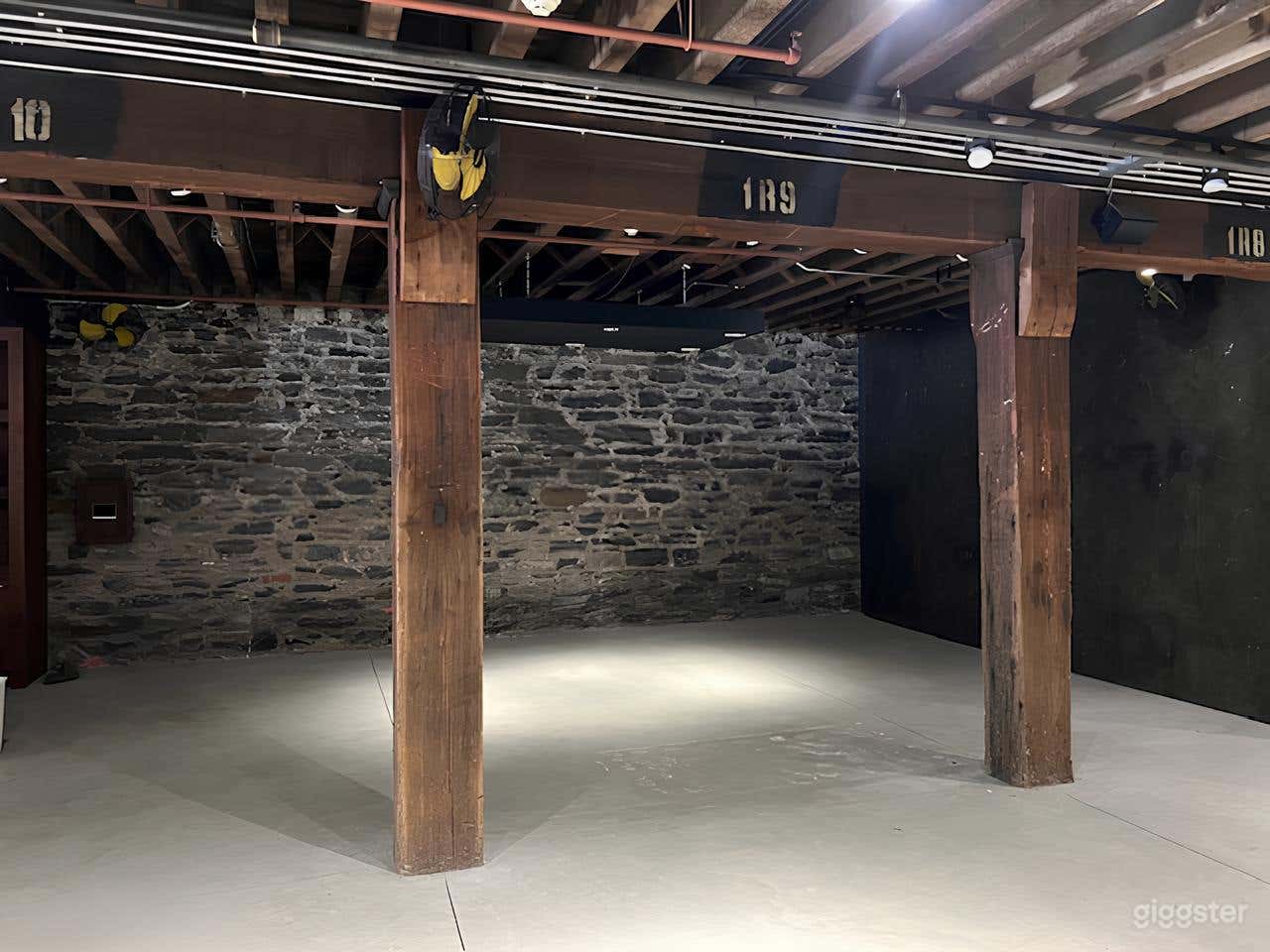 Creative Studio Set Arena (Buyout) Photo 4