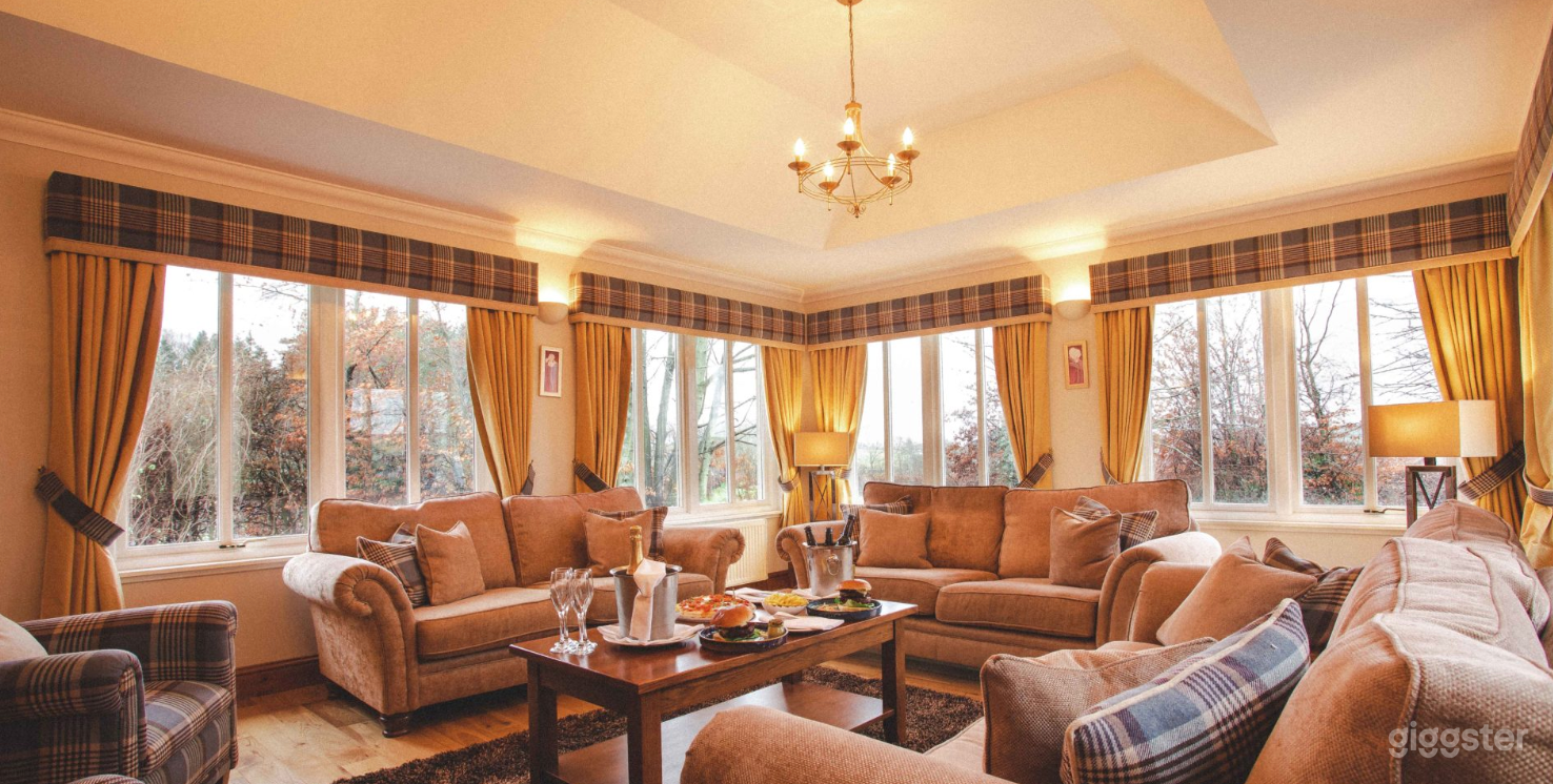 The Chain Lodge with 5 Gorgeous Ensuite Bedrooms Photo 4