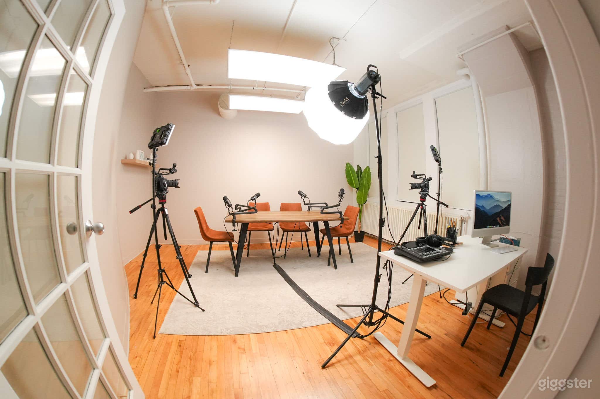 PODCAST STUDIO Photo 1