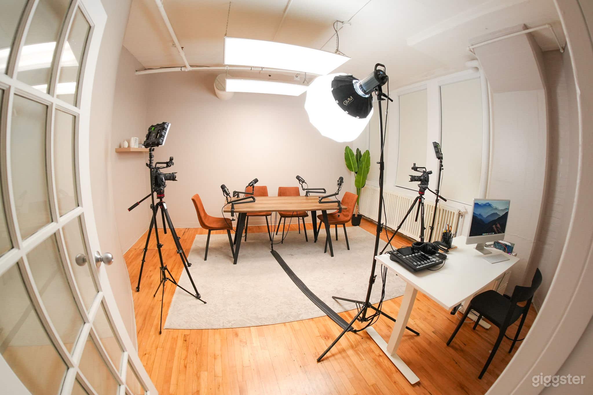 PODCAST STUDIO Photo 2