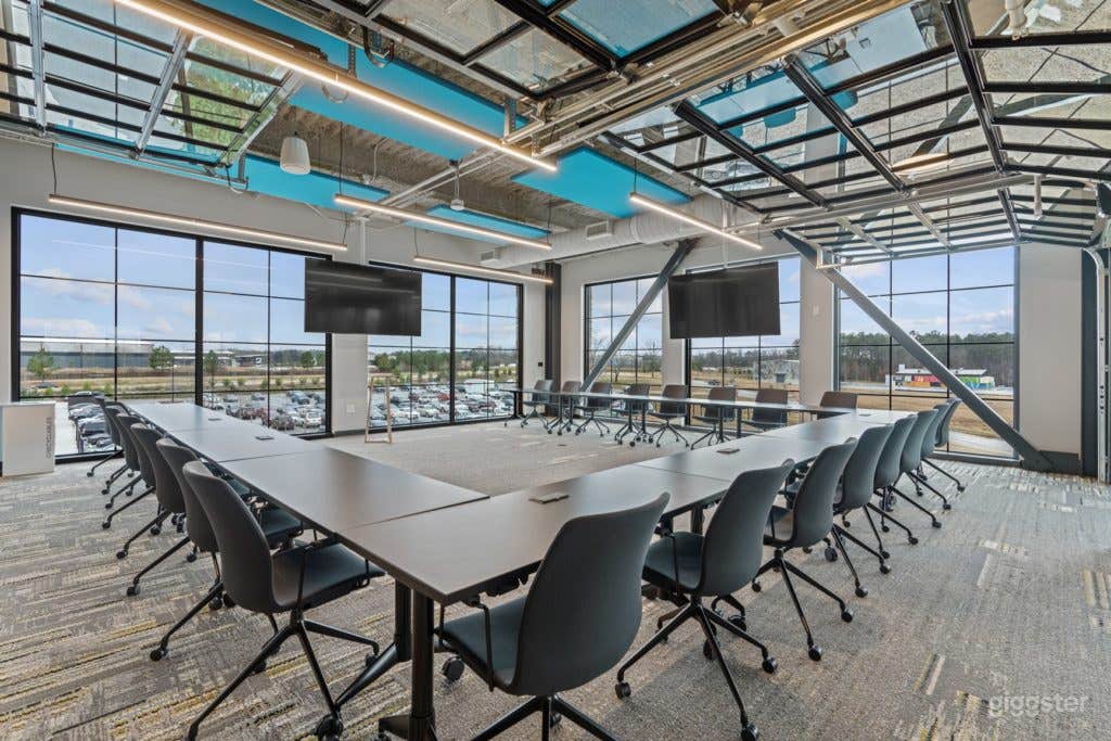 Garage (Meeting Room) Photo 4