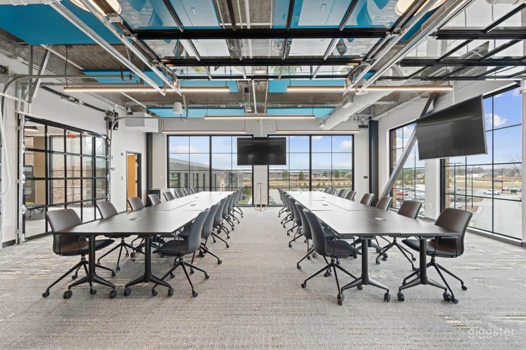 Garage (Meeting Room) Photo 1