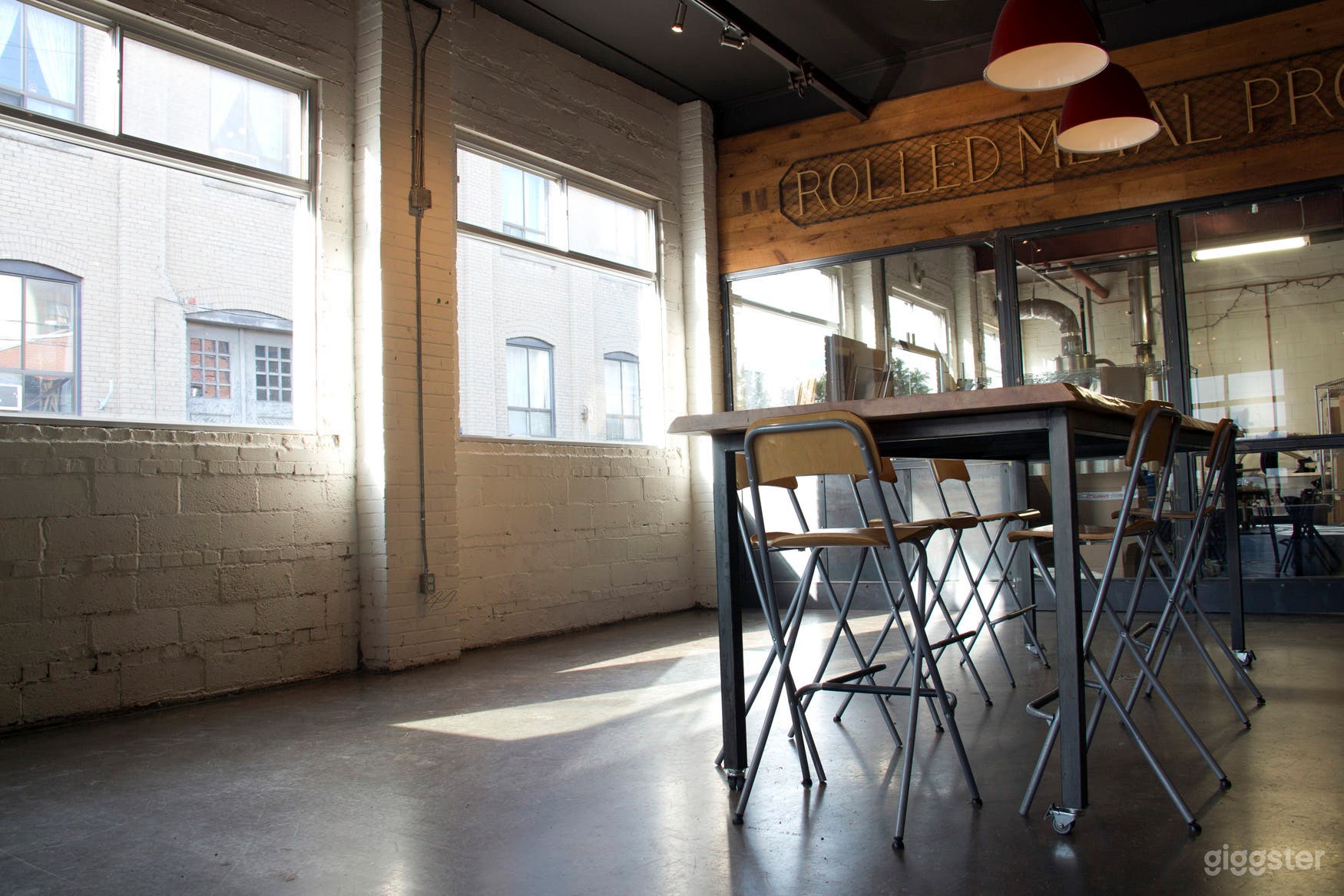 Large Industrial Space   Evenings Only Photo 4