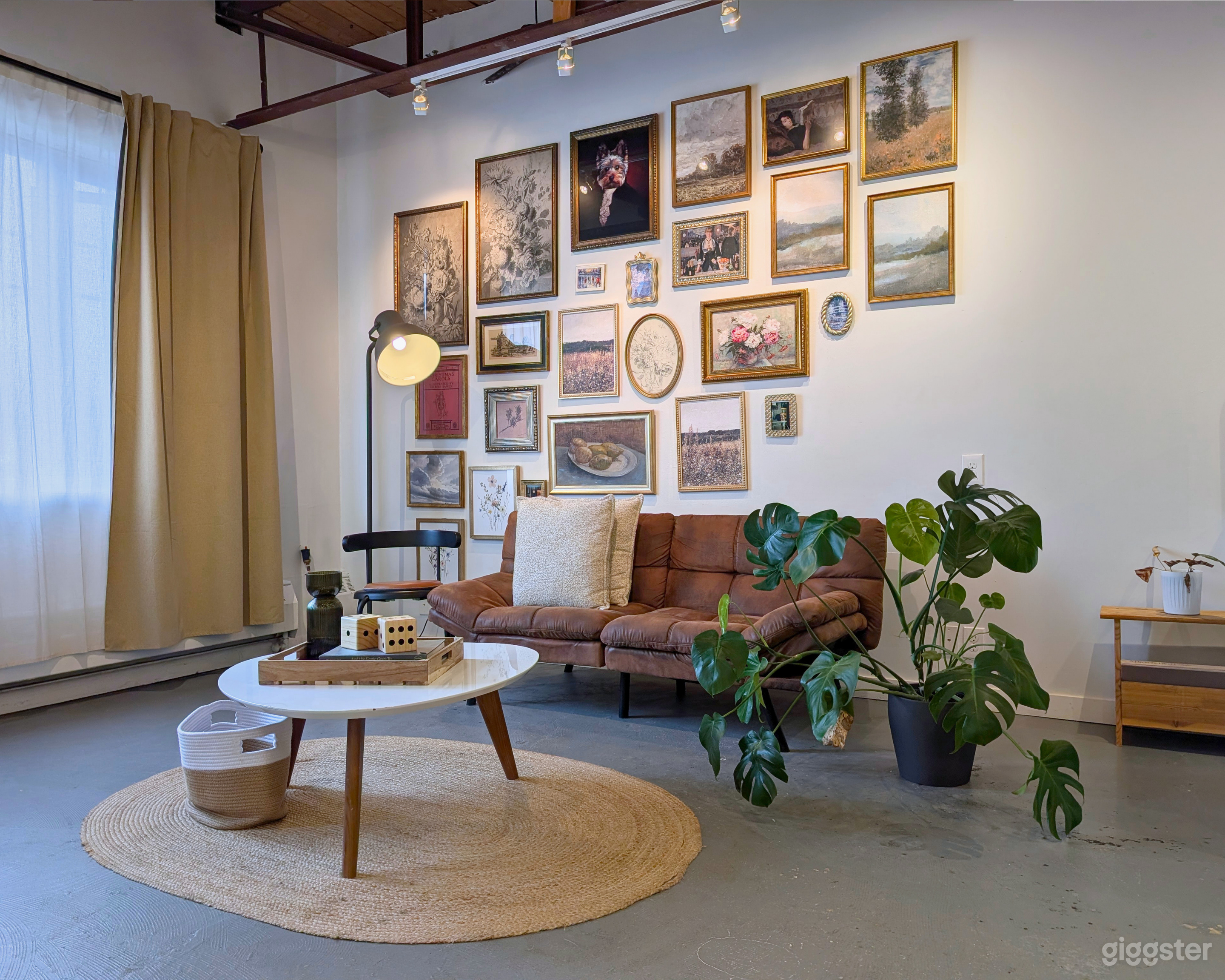 Content Hub Studio Photo 2