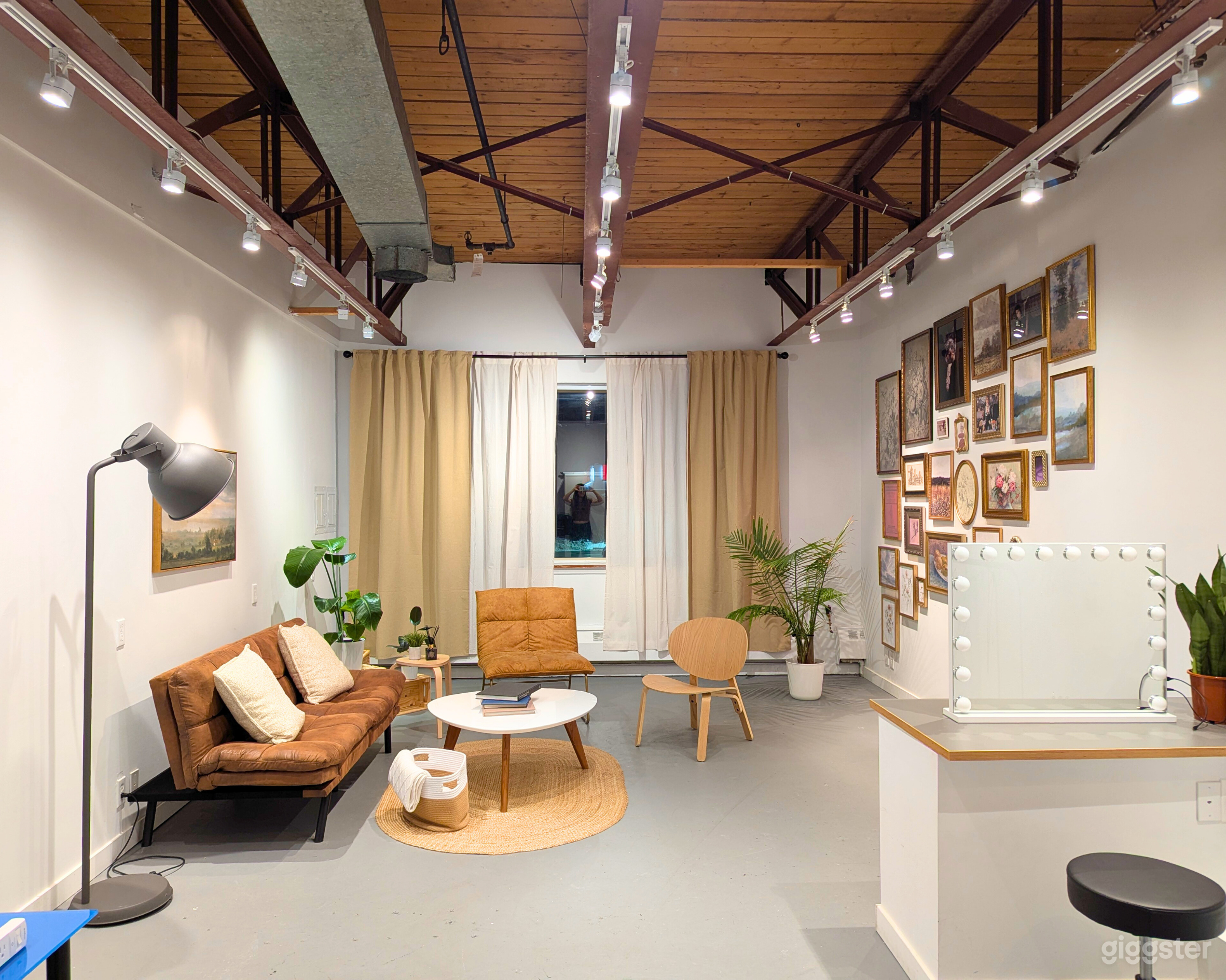 Content Hub Studio Photo 4