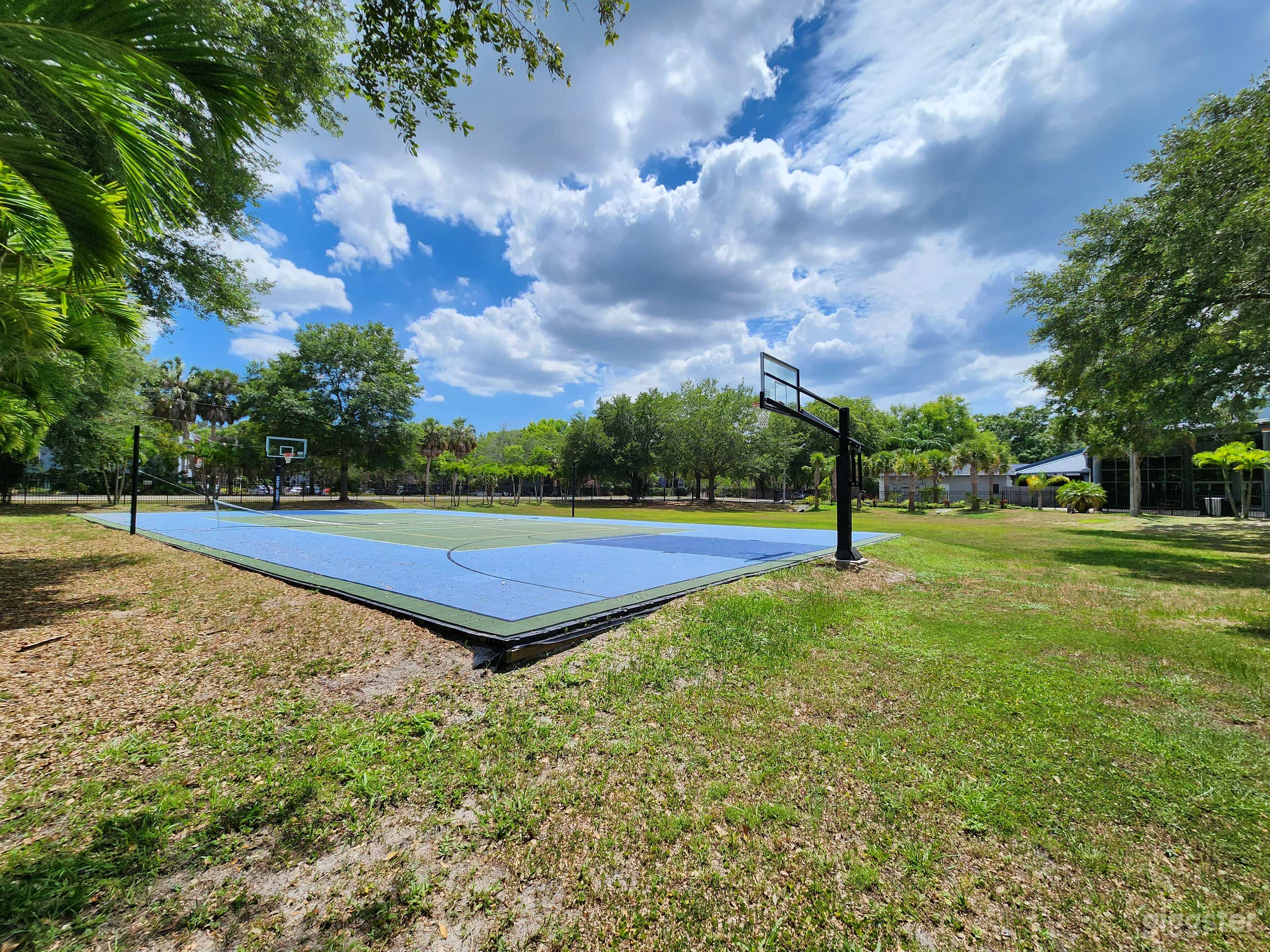 Beautiful Outdoor Basketball Court Photo 2