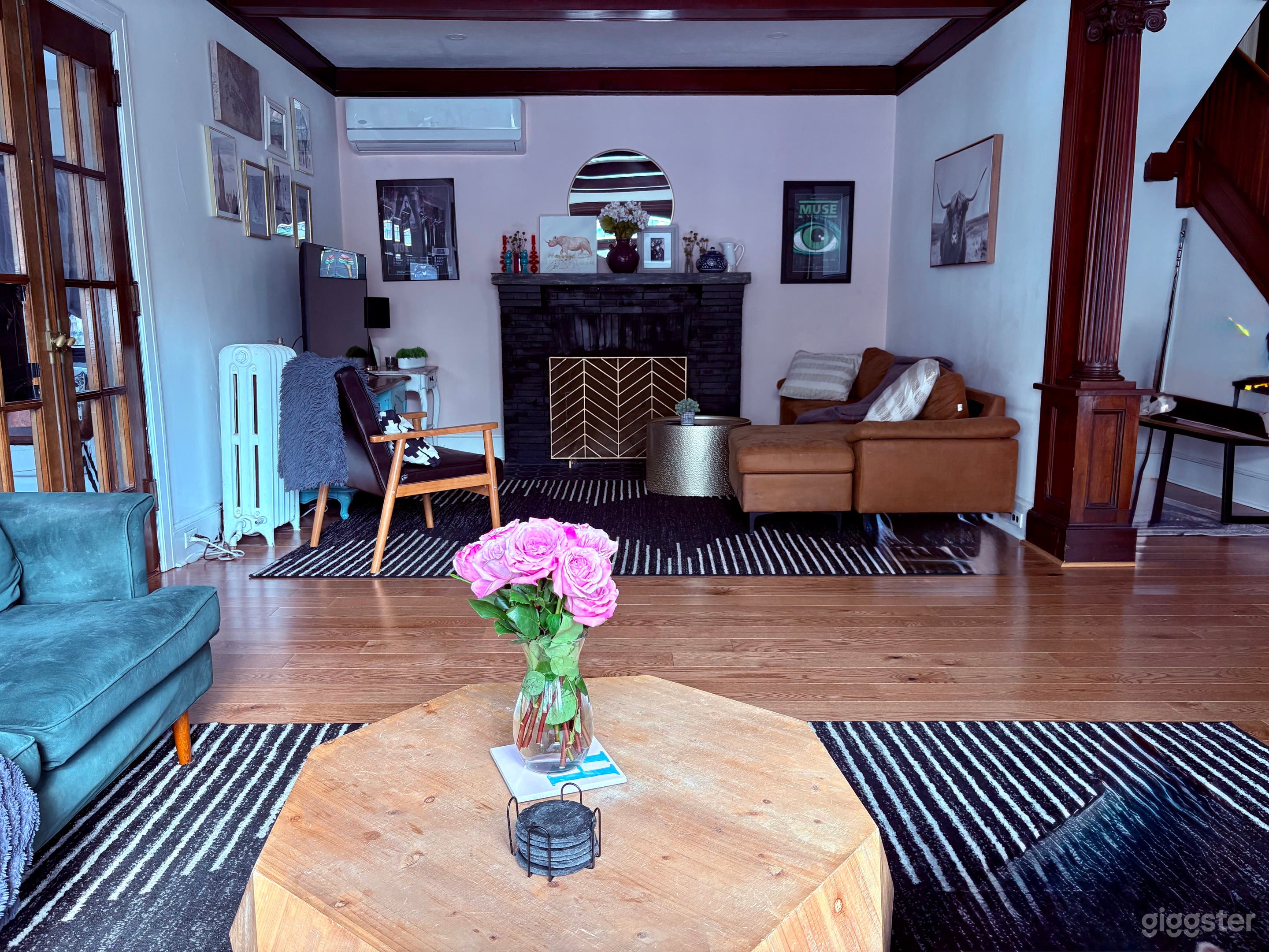 Storybook Tudor minutes from NYC Photo 4