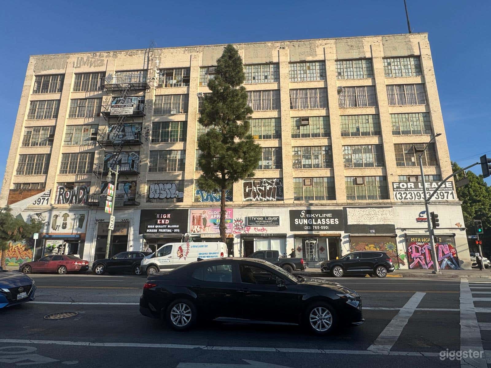 Industrial Building with Multiple Warehouse Spaces Photo 1