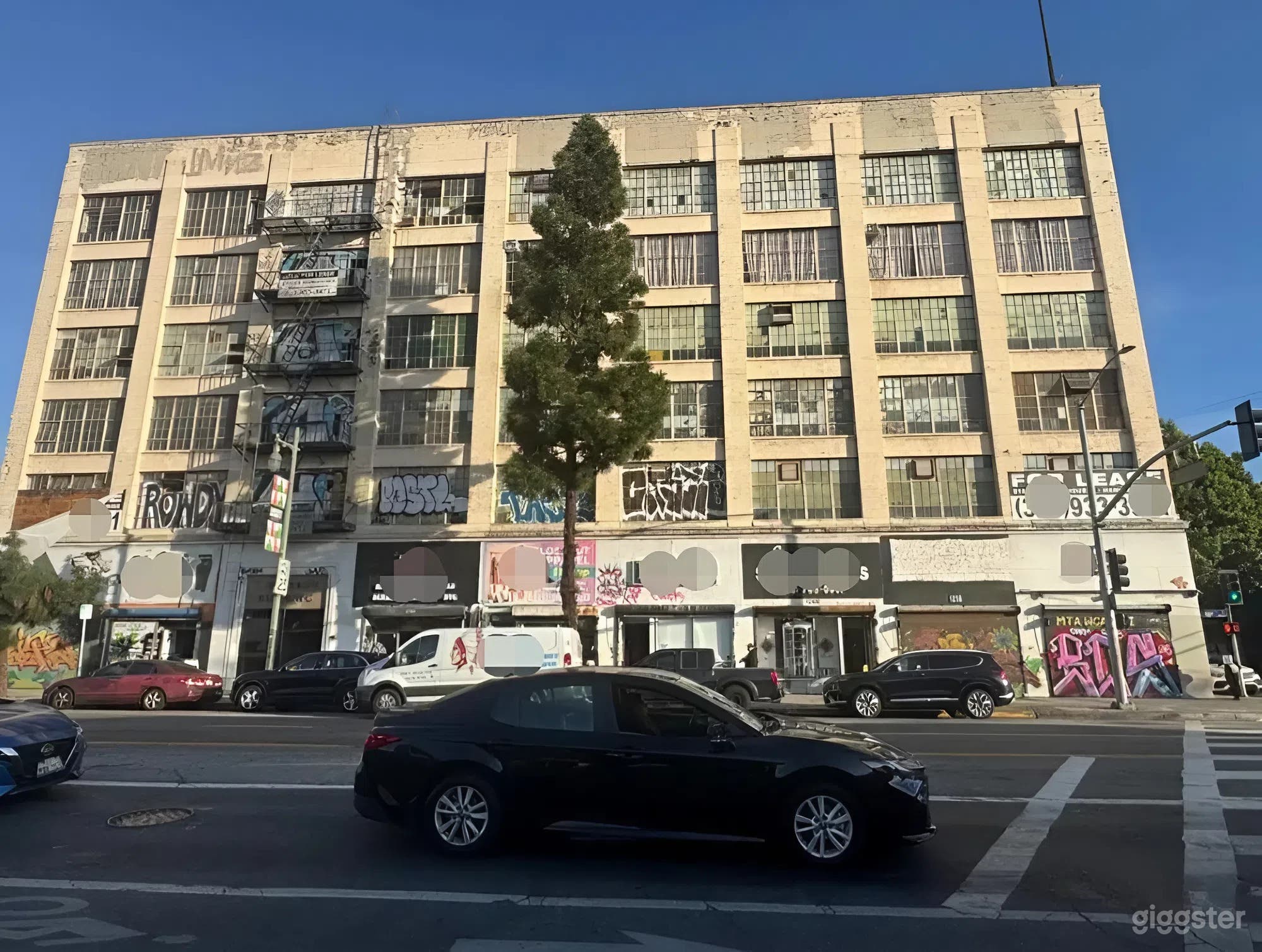 Industrial Building with Multiple Warehouse Spaces Photo 1