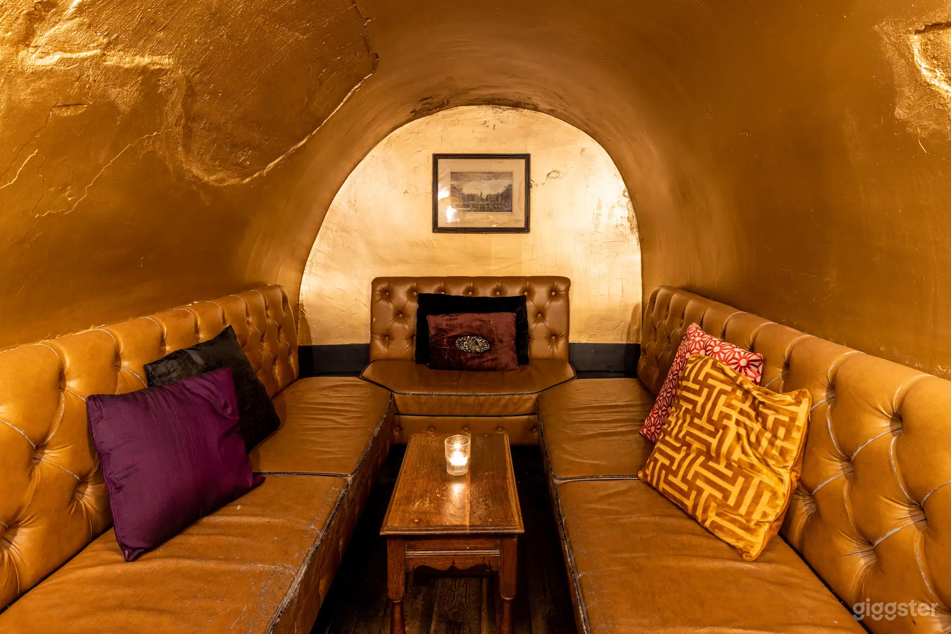 Speakeasy Cocktail Bar for Private Events & Filming Photo 4