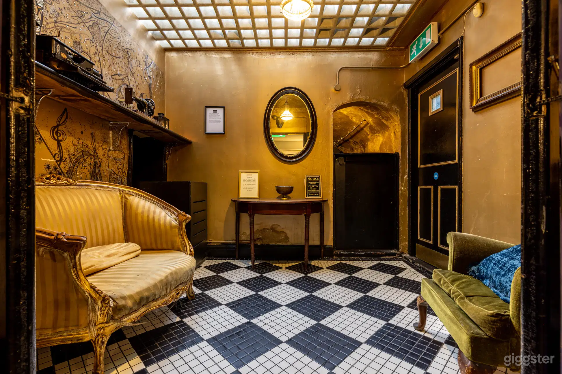 Speakeasy Cocktail Bar for Private Events & Filming Photo 2