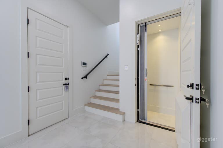  Modern Wine Bar and Rooftop Patio with views 