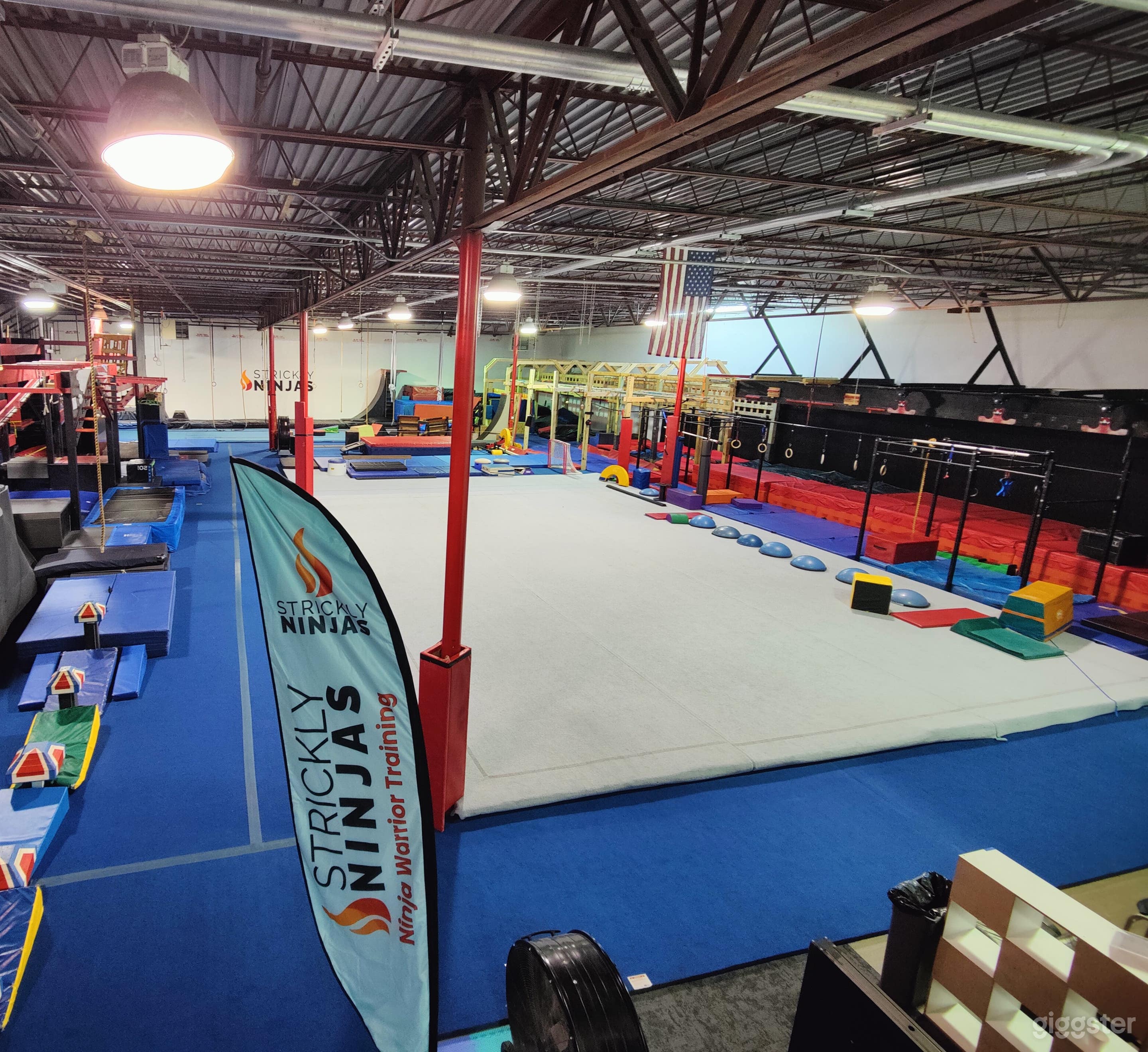 2100sqft spring floor