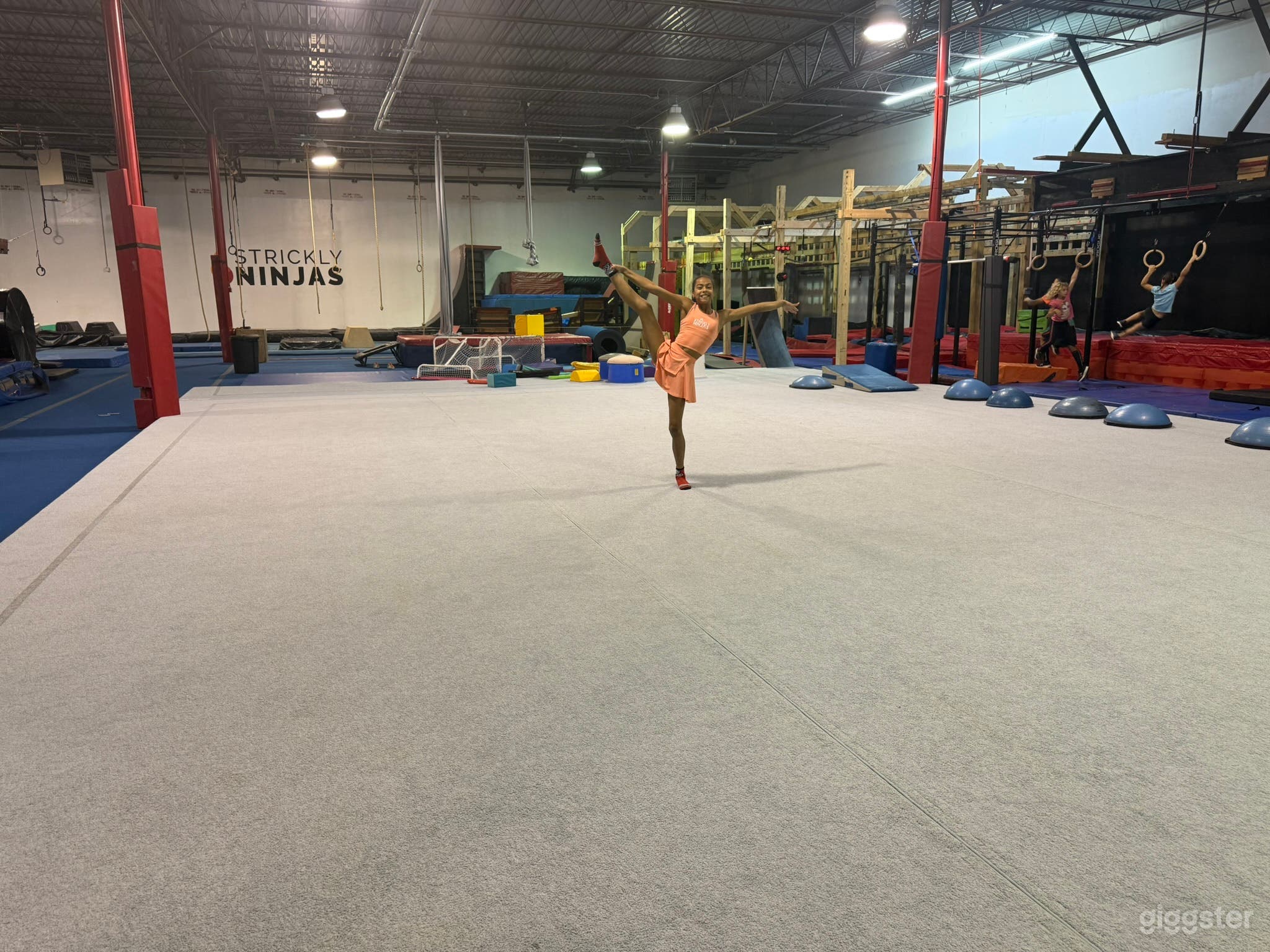 Closer look of the  spring floor. 