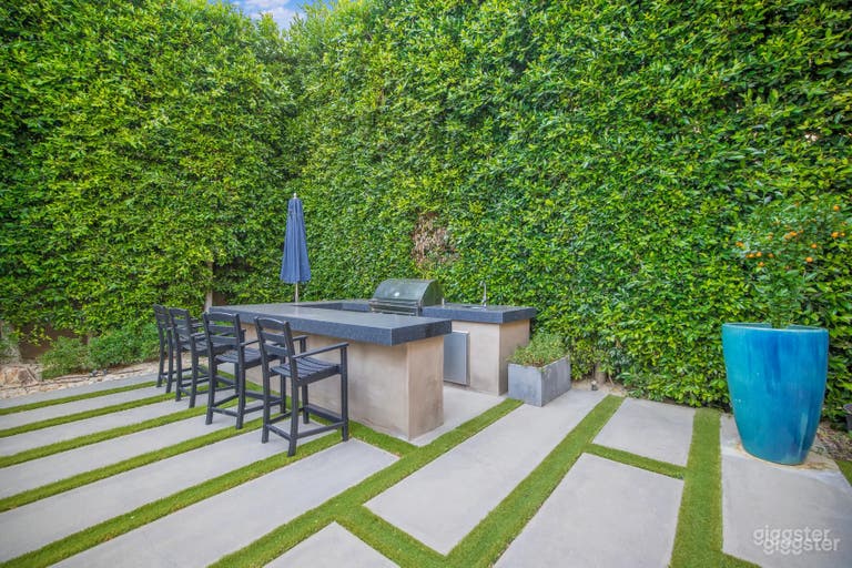  ELEGANT OLIVE RESORT-STYLE POOL 