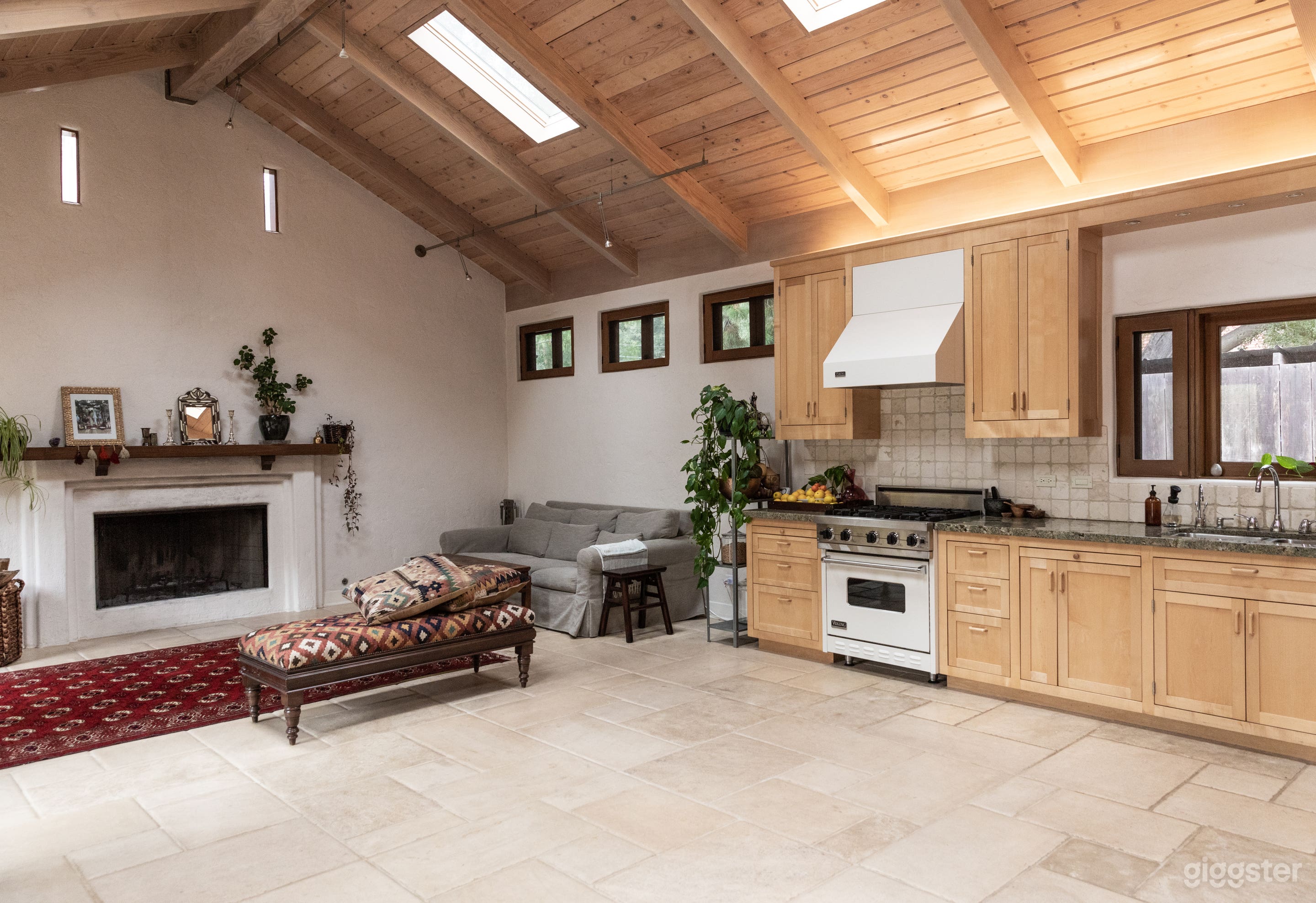 Topanga Canyon Sanctuary: Creative Dream Set Photo 2