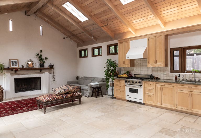  Topanga Canyon Sanctuary: Creative Dream Set 