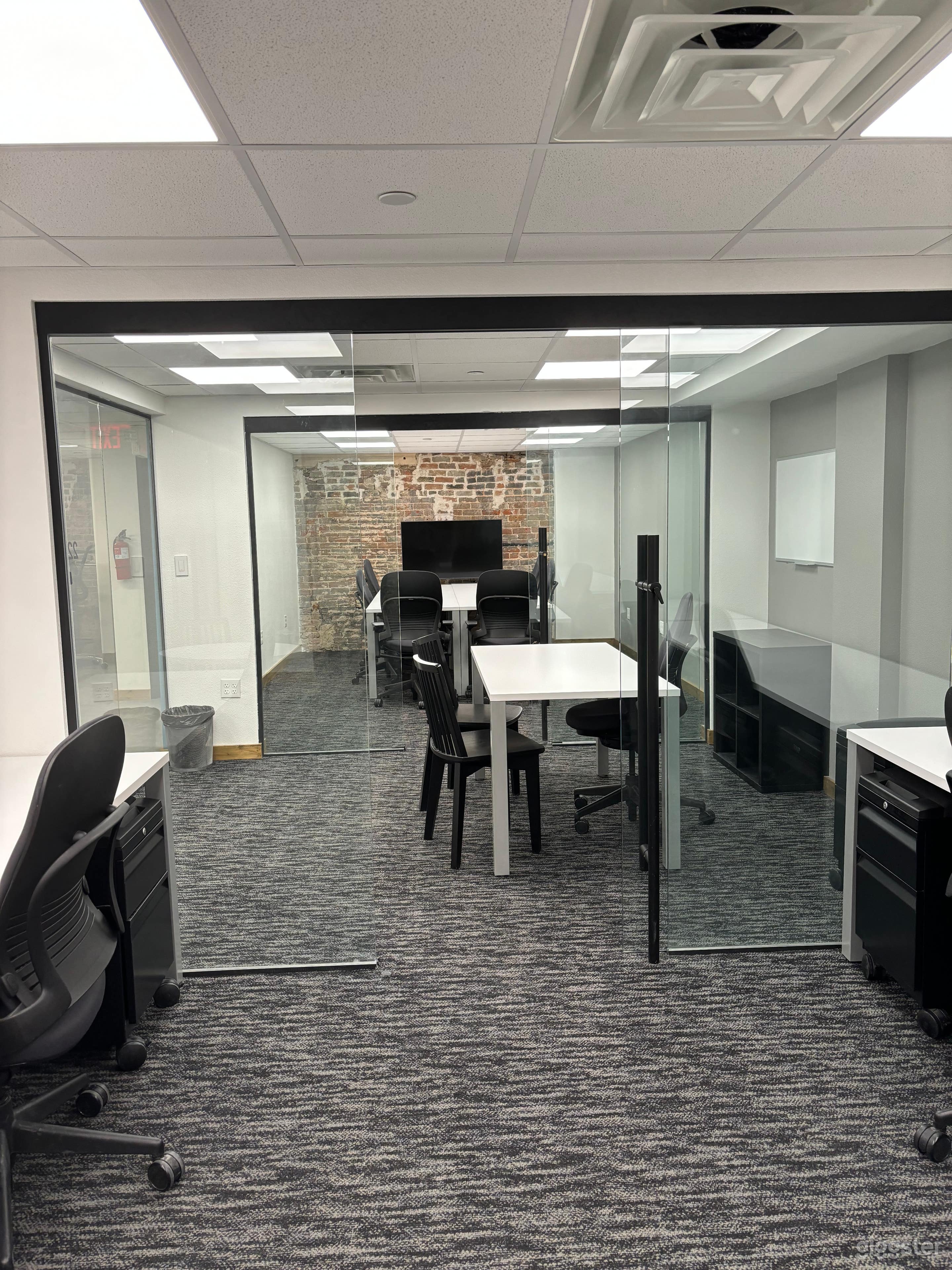 Large Team Day Office Photo 4