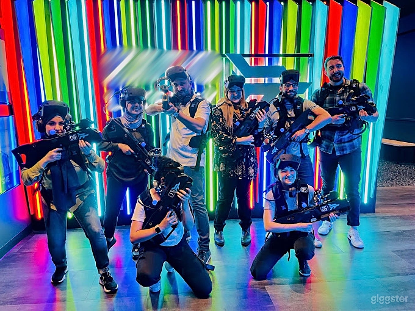 VR Game Arena + Virtual Bar Photo 3