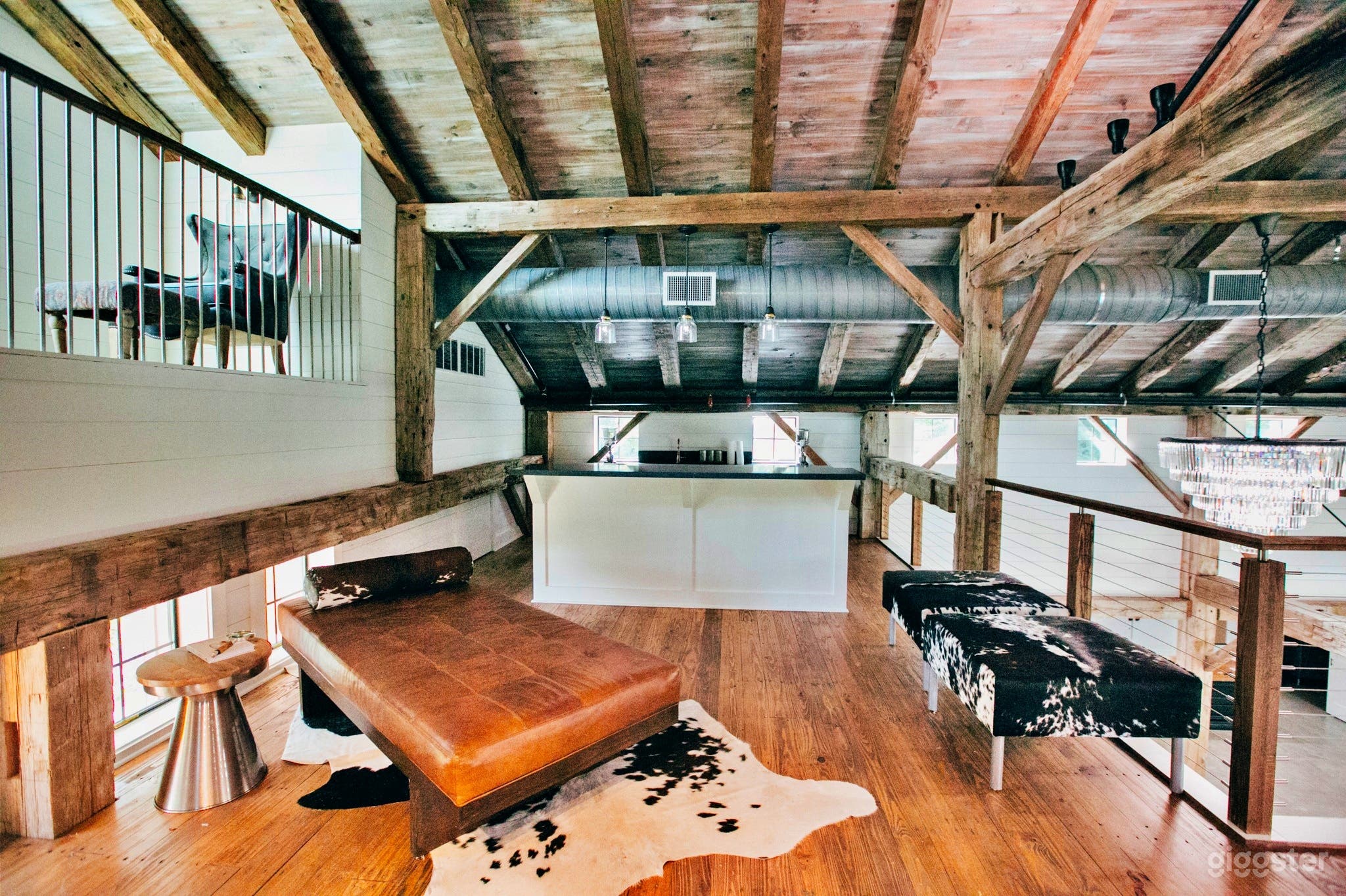 200-year Old Barn with Modern Elegance Photo 4
