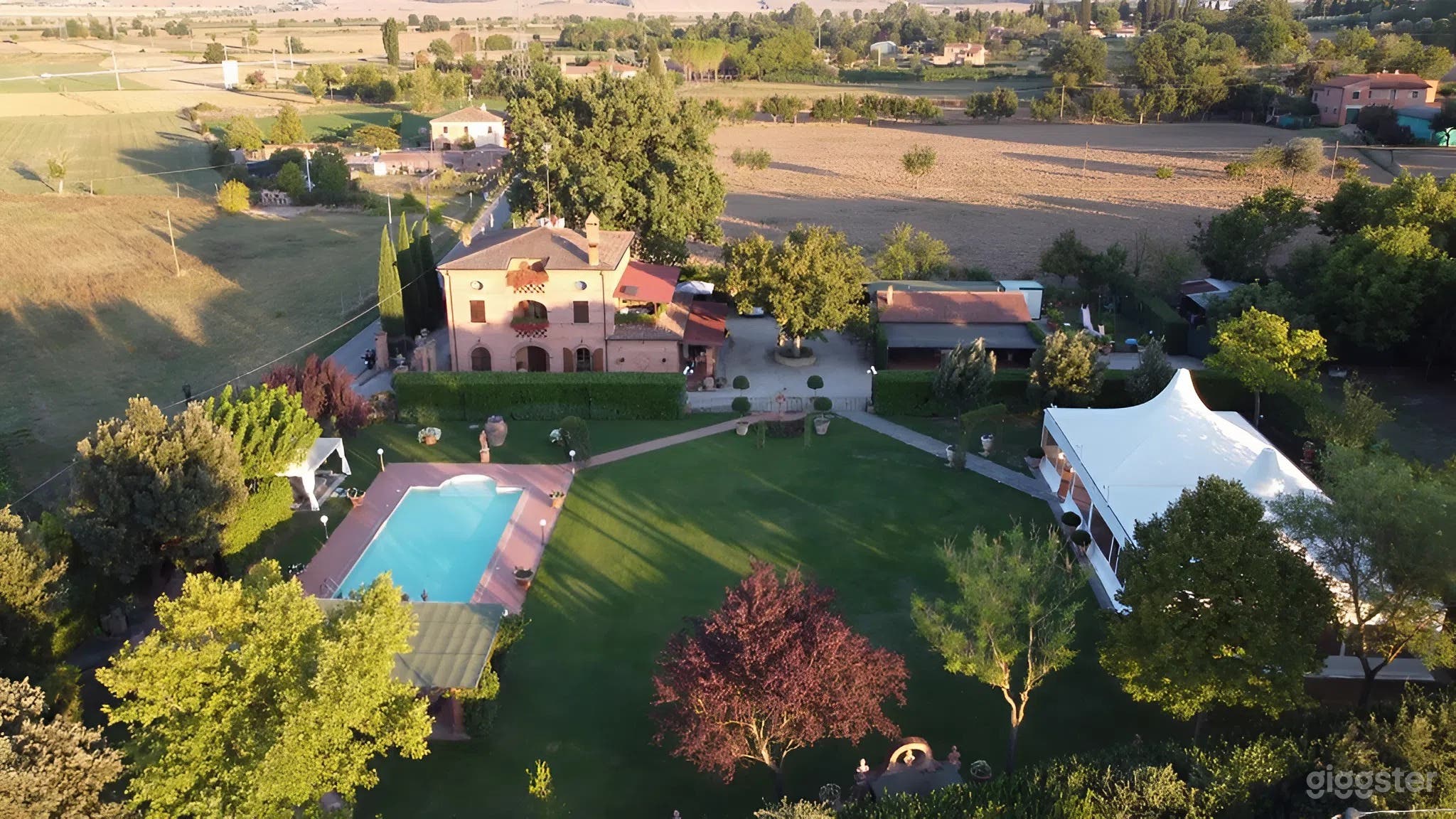 Foto di Tenuta Villa Toscana con Tendone, Parco e Vista Panoramica 1