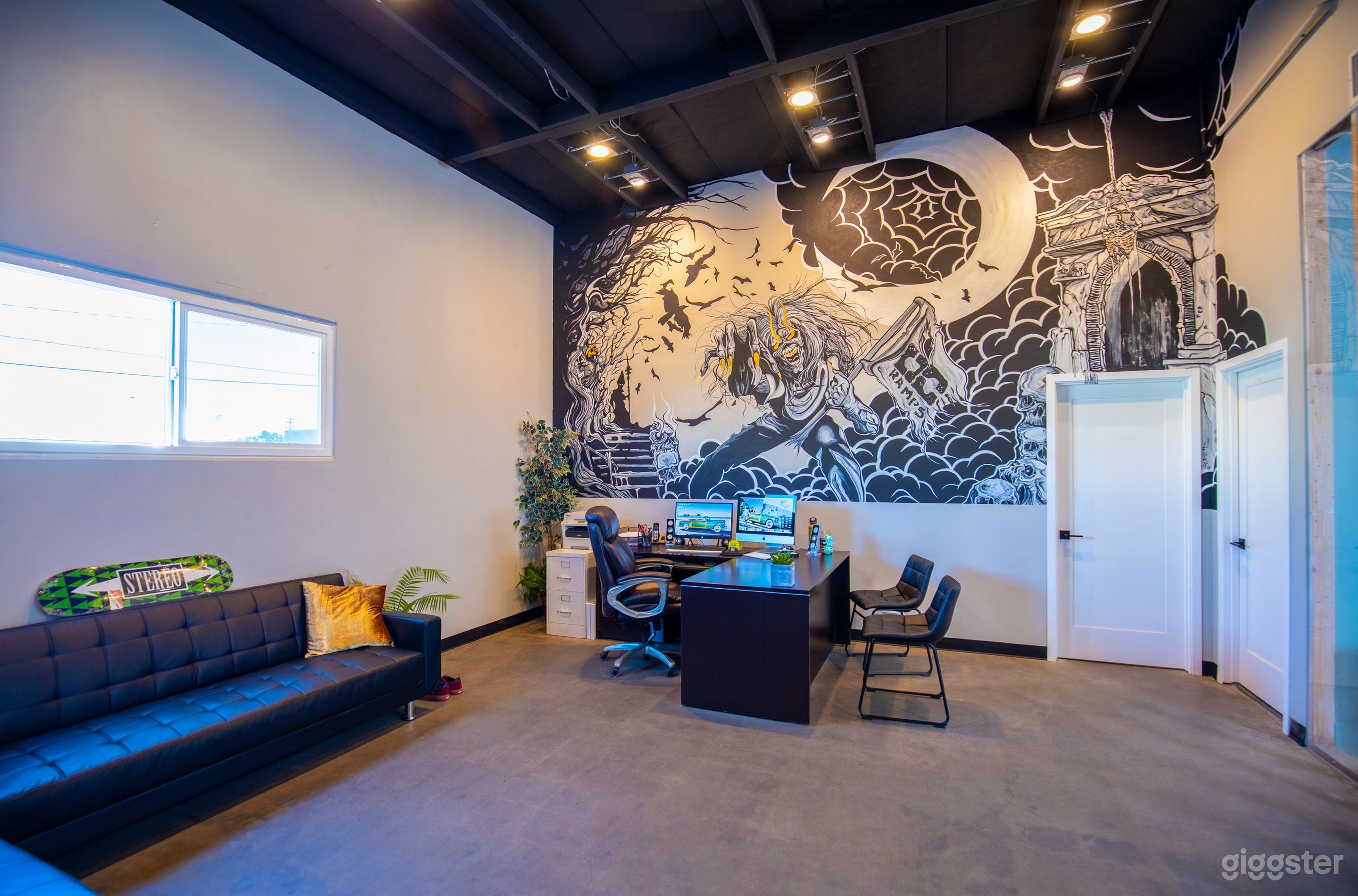 Custom + Private Halfpipe Skate Park Photo 3