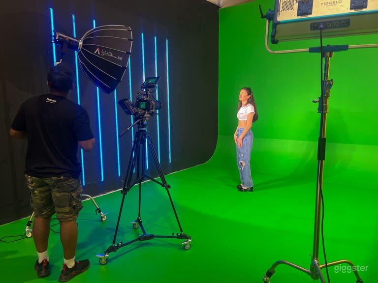  Full size white Cyc, green screen, film, Video 