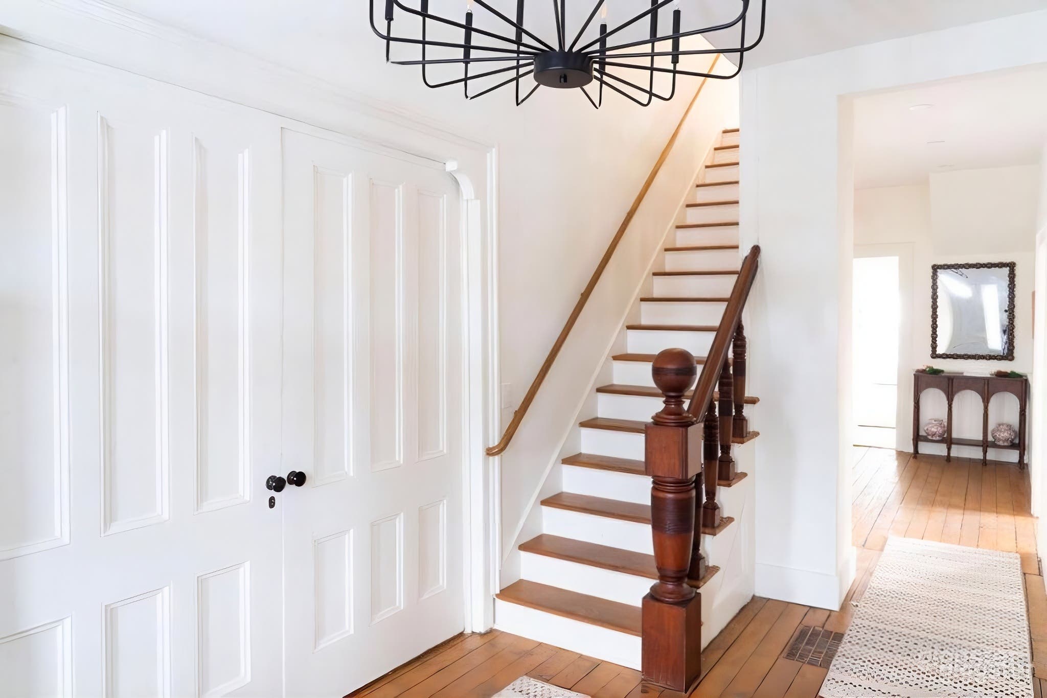 Charming, Newly Renovated Victorian Inn Photo 3