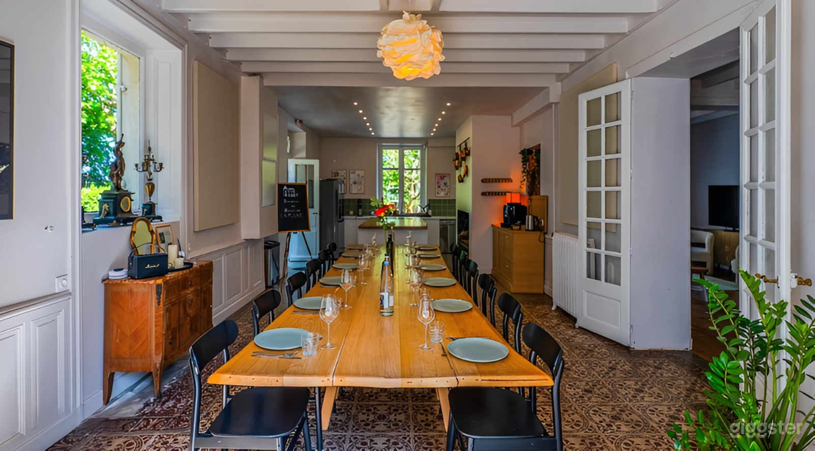 Photo de Refined Private Lounge 4