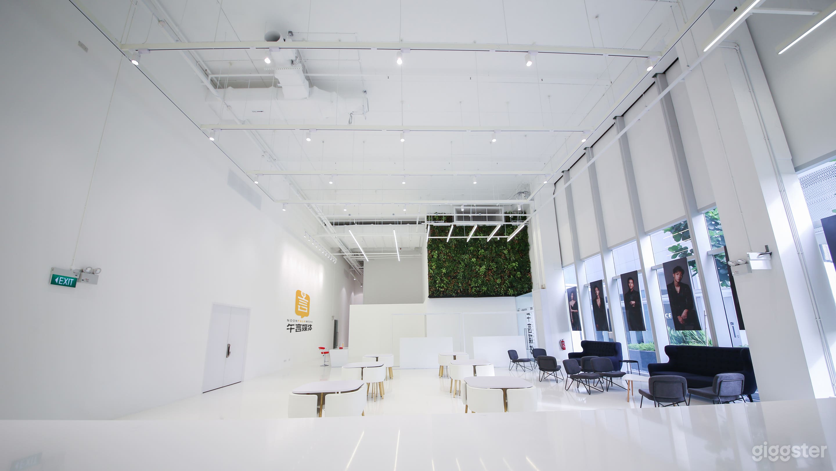 Bright Event Space Photo 3