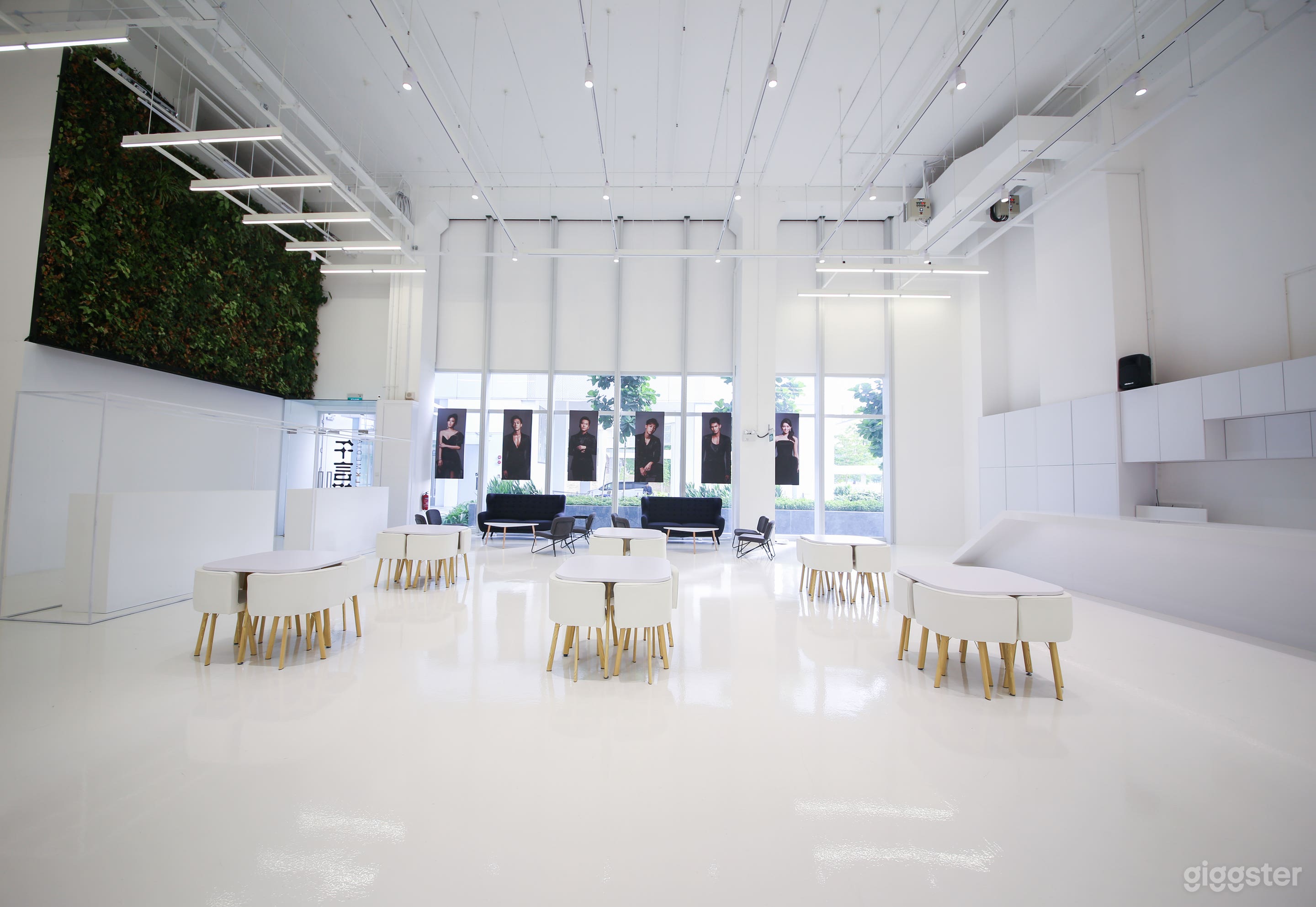 Bright Event Space Photo 2