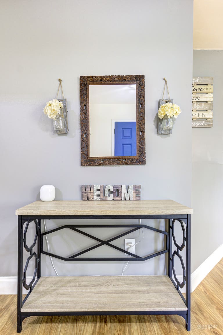   Cherry Blossom Themed Room near the beach 
