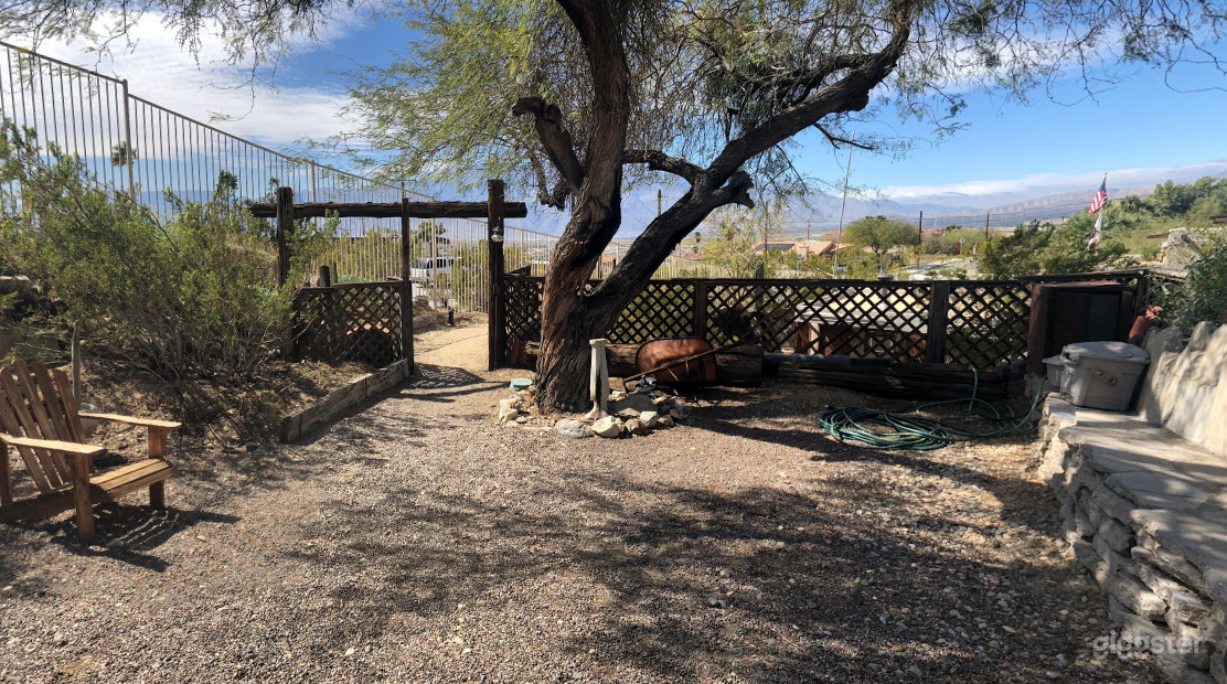 Quiet and Relaxing Garden in California Photo 1