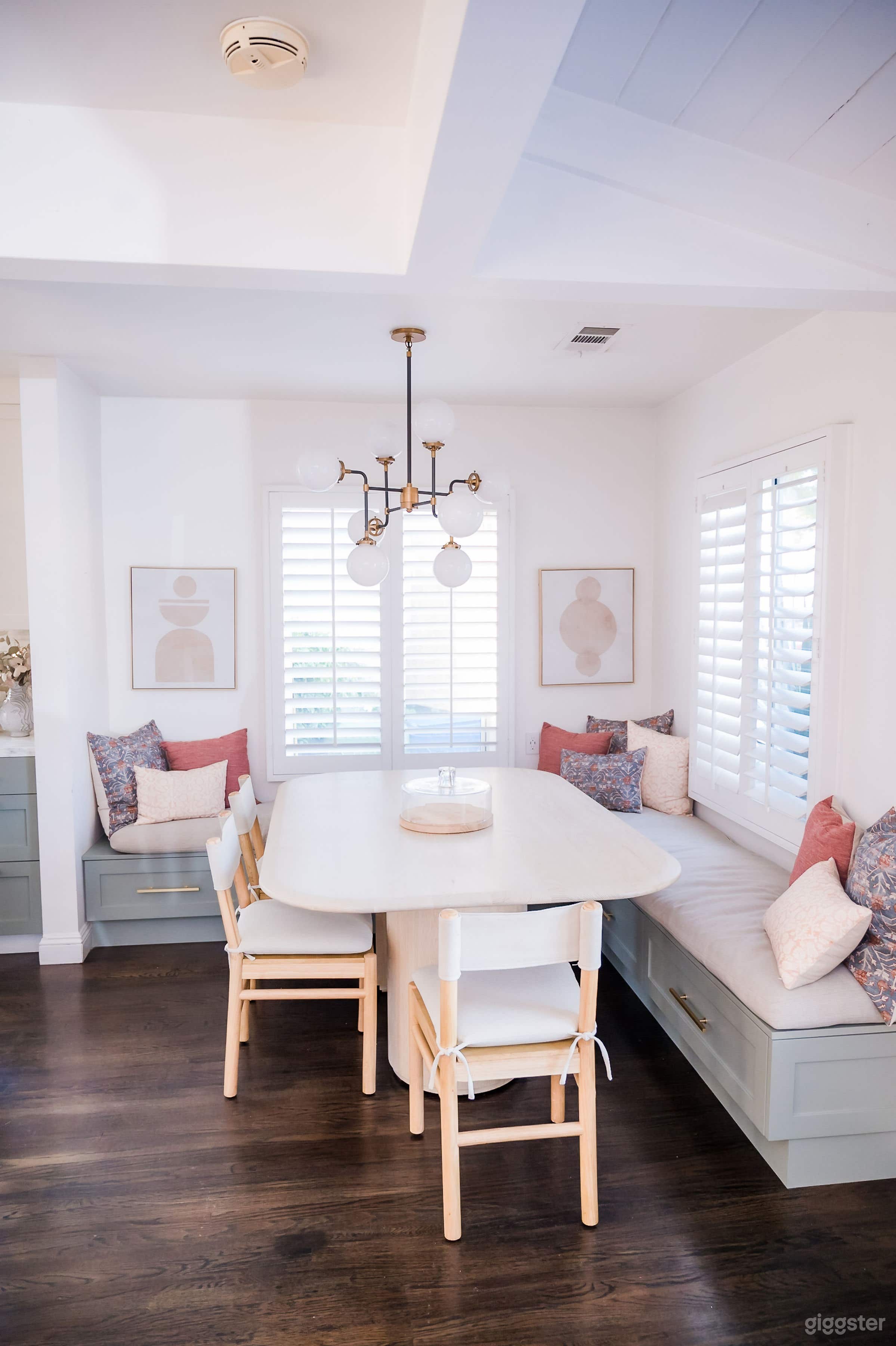 Designer Styled Bungalow Photo 3