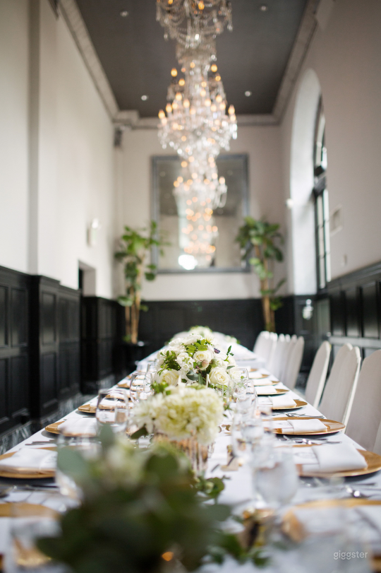  The Elegant Crystal Dining Room  