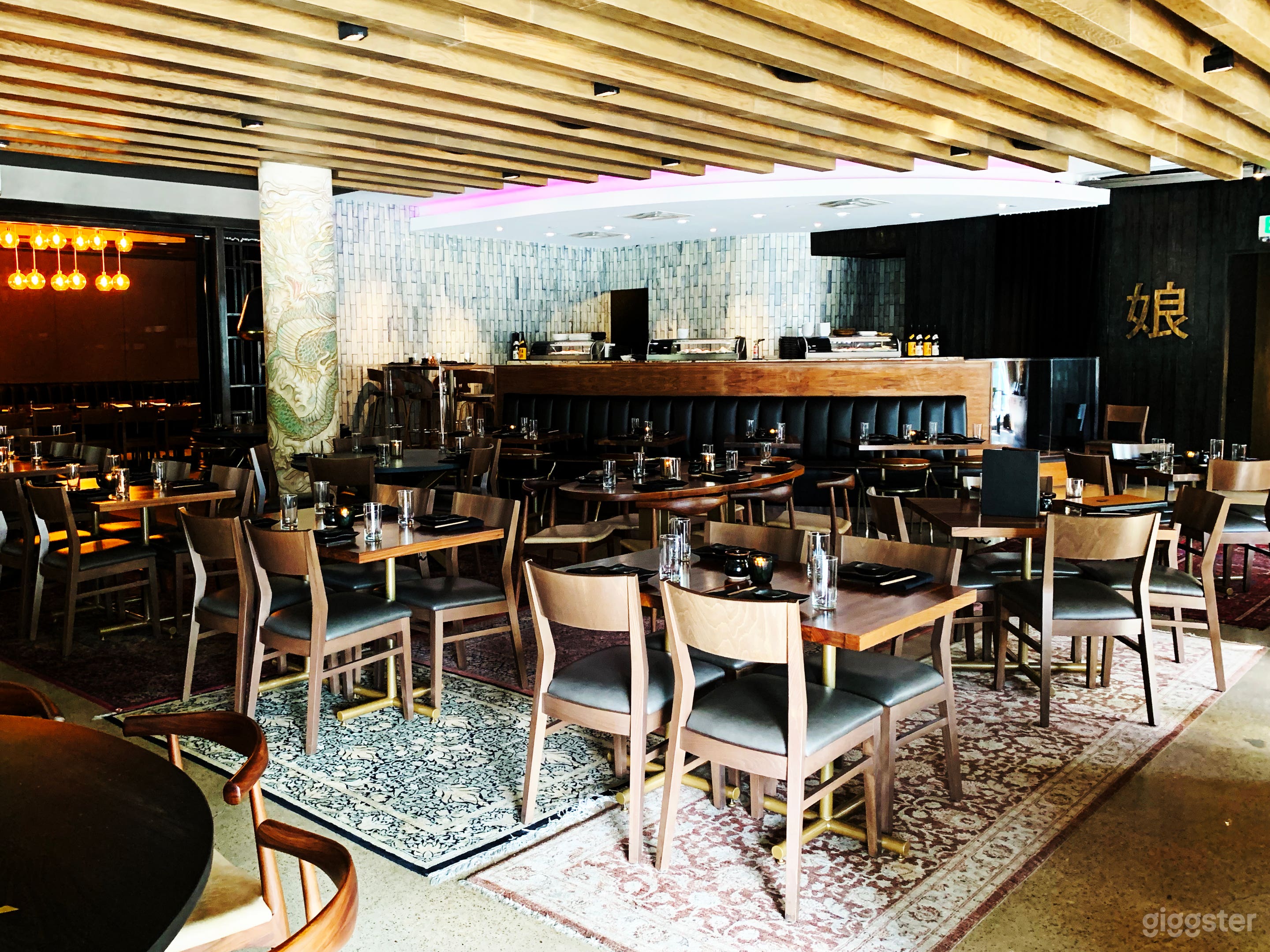 Elegant Private Dining Room Photo 4