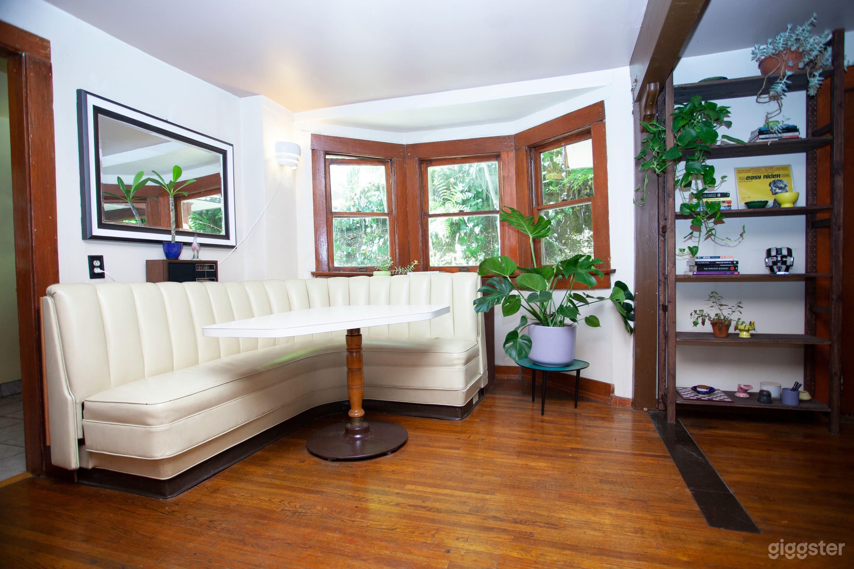 Leafy exterior Victorian home with trendy interior Photo 3