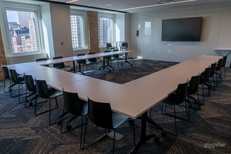  Versatile Meeting Rooms 