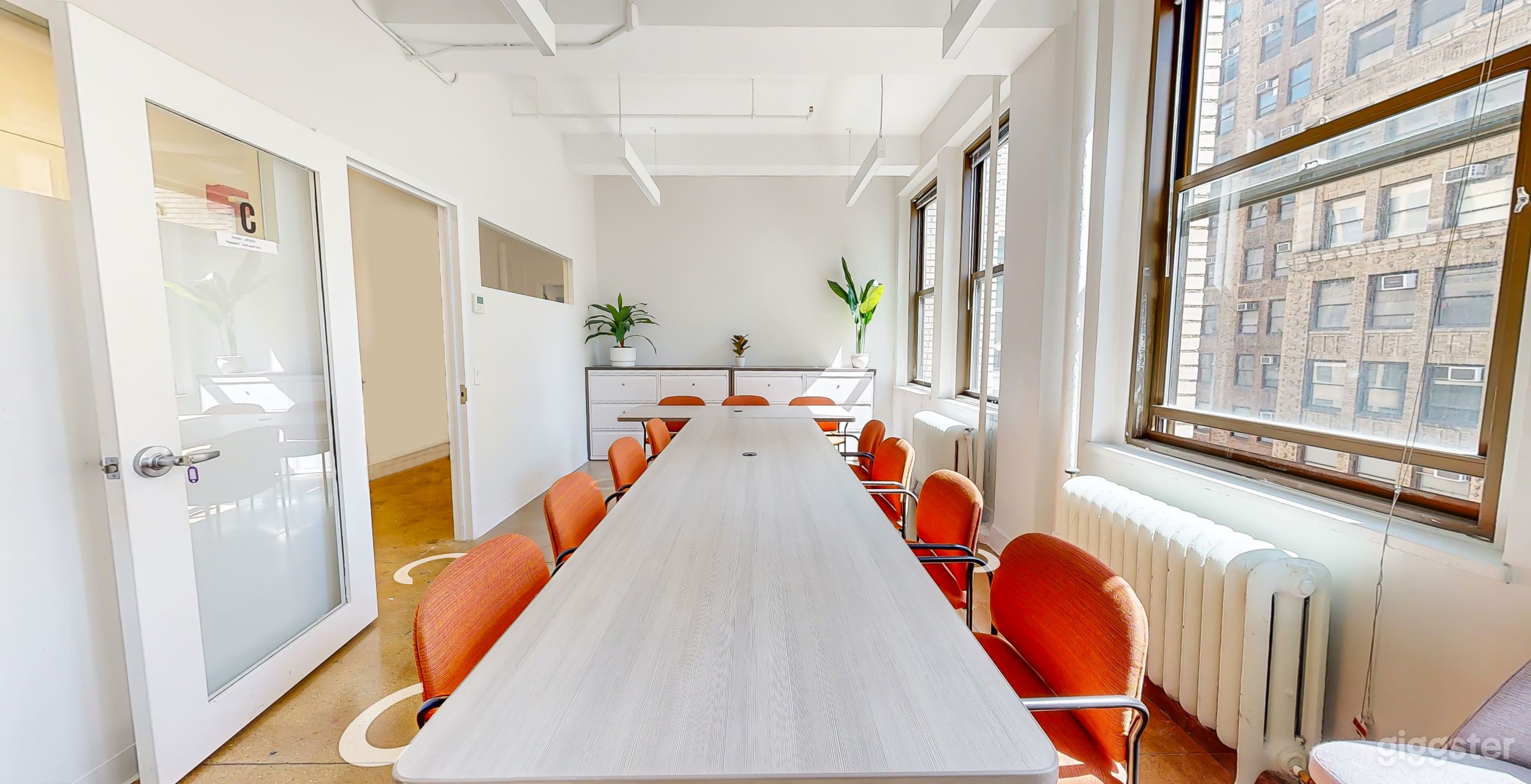 Meeting Room - Studio 1403 C Photo 3