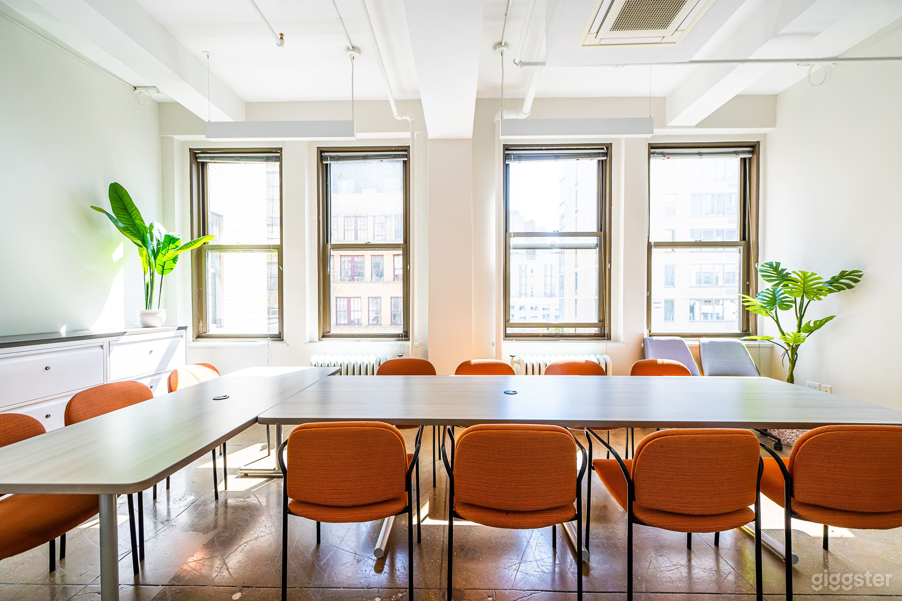 Meeting Room - Studio 1403 C Photo 4