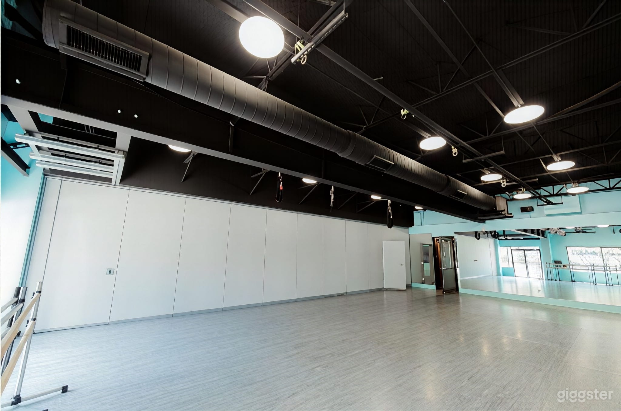 Studio 9 and 10 with partition opened Photo 4