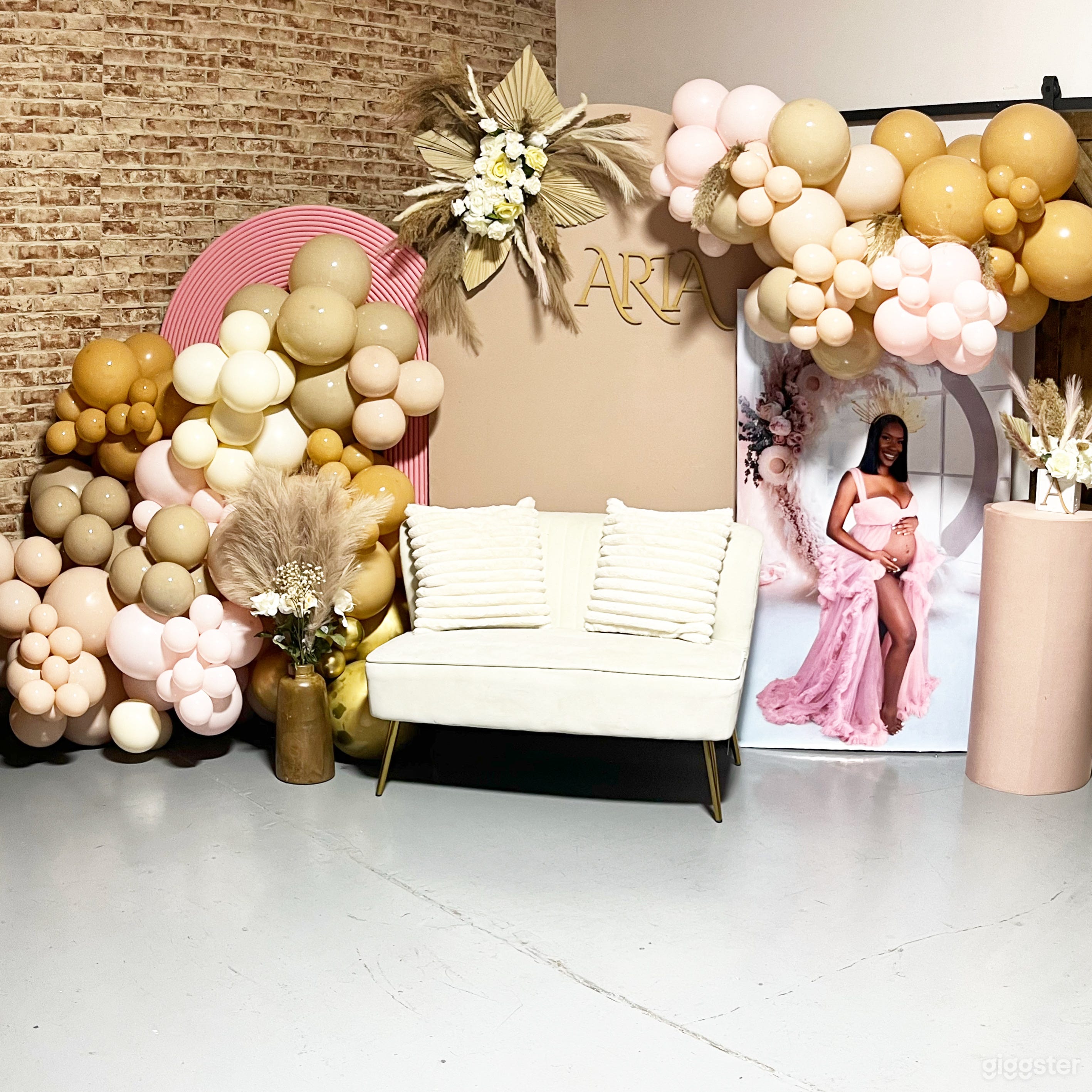 "Urban Rustic Loft: Haven for Intimate Gatherings Photo 2